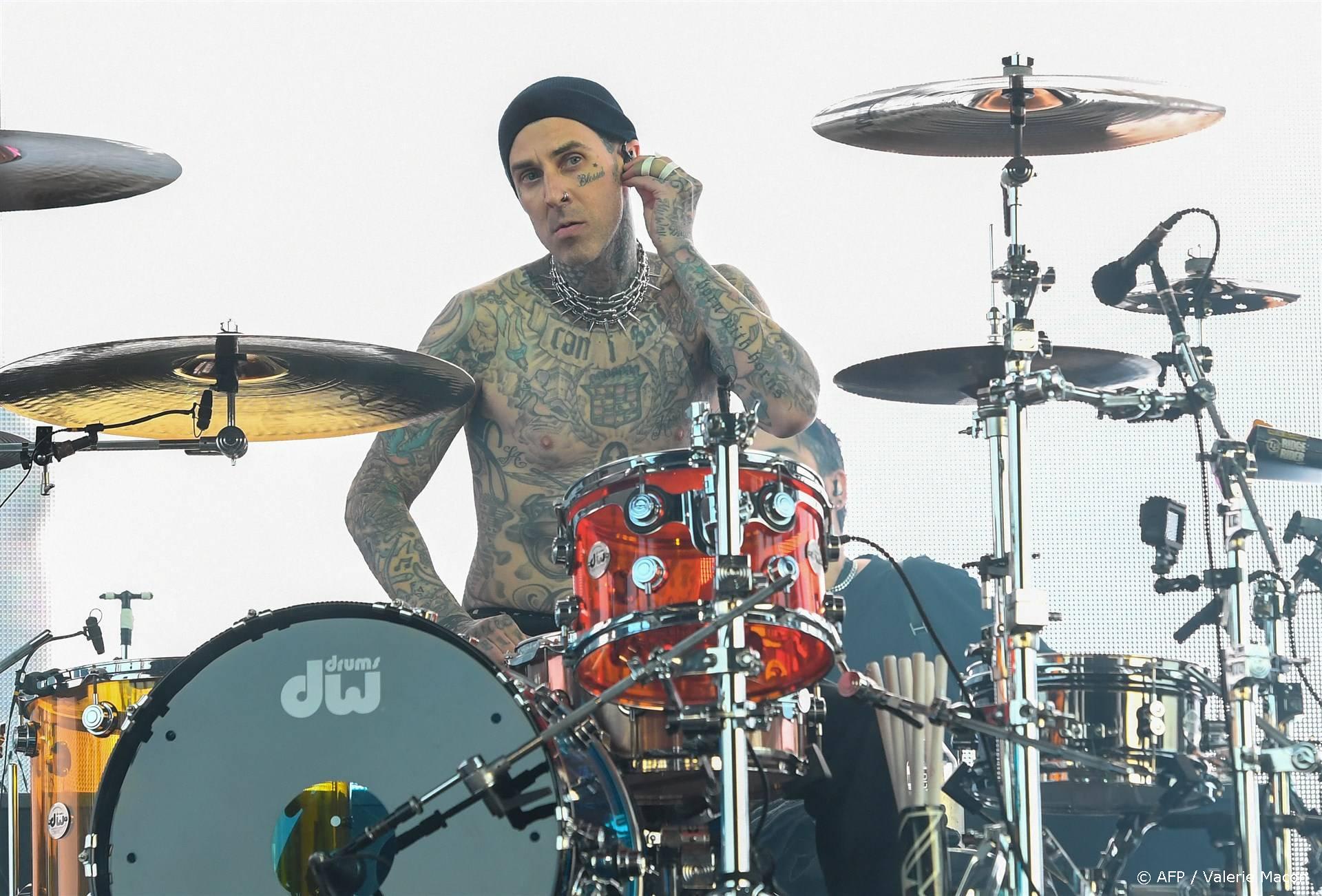 Travis Barker moet shows uitstellen vanwege 'urgente familiezaak'