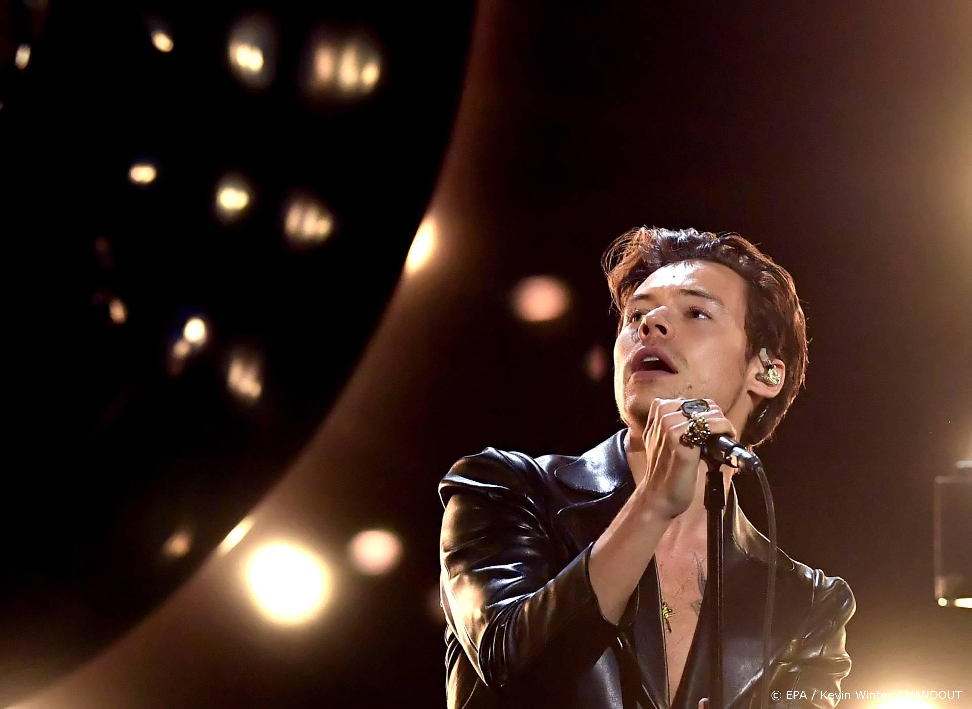 Harry Styles helpt fan uit de kast komen bij optreden Ziggo Dome