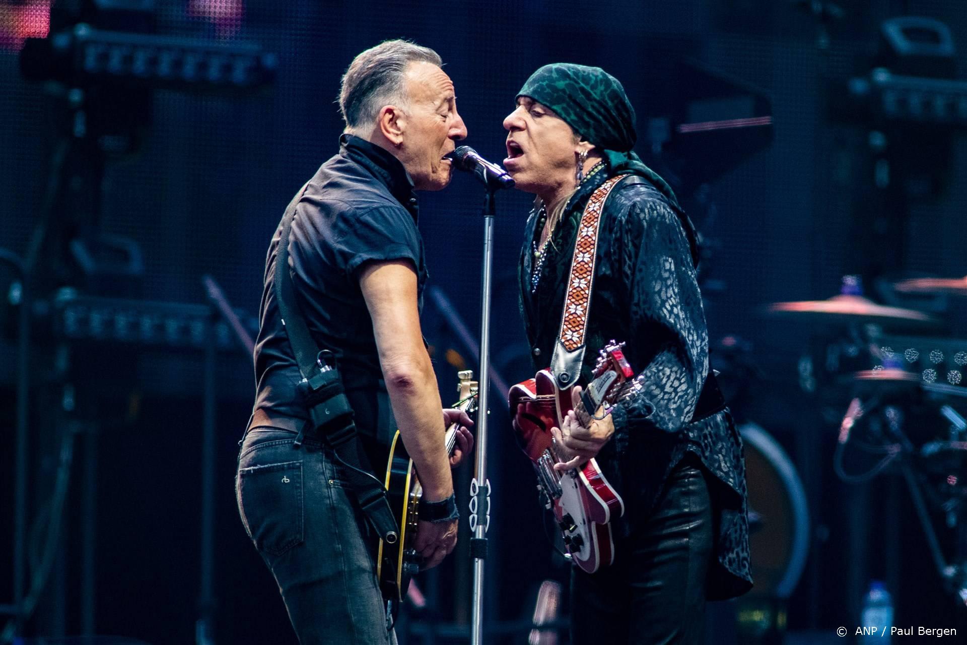 Bruce Springsteen maakt val op podium van Johan Cruijff ArenA