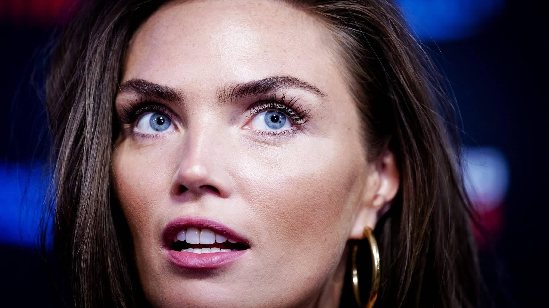 Kim Feenstra emotioneel over zoontje