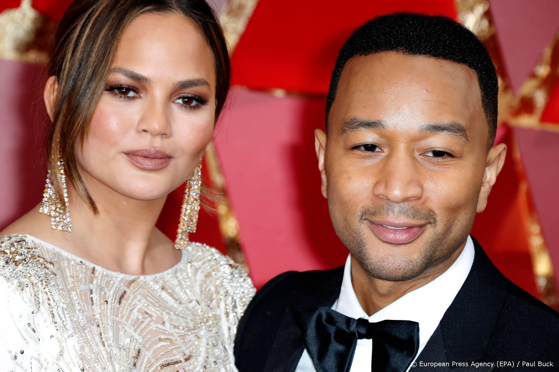 Chrissy Teigen verdrietig dat ze nooit meer zwanger wordt