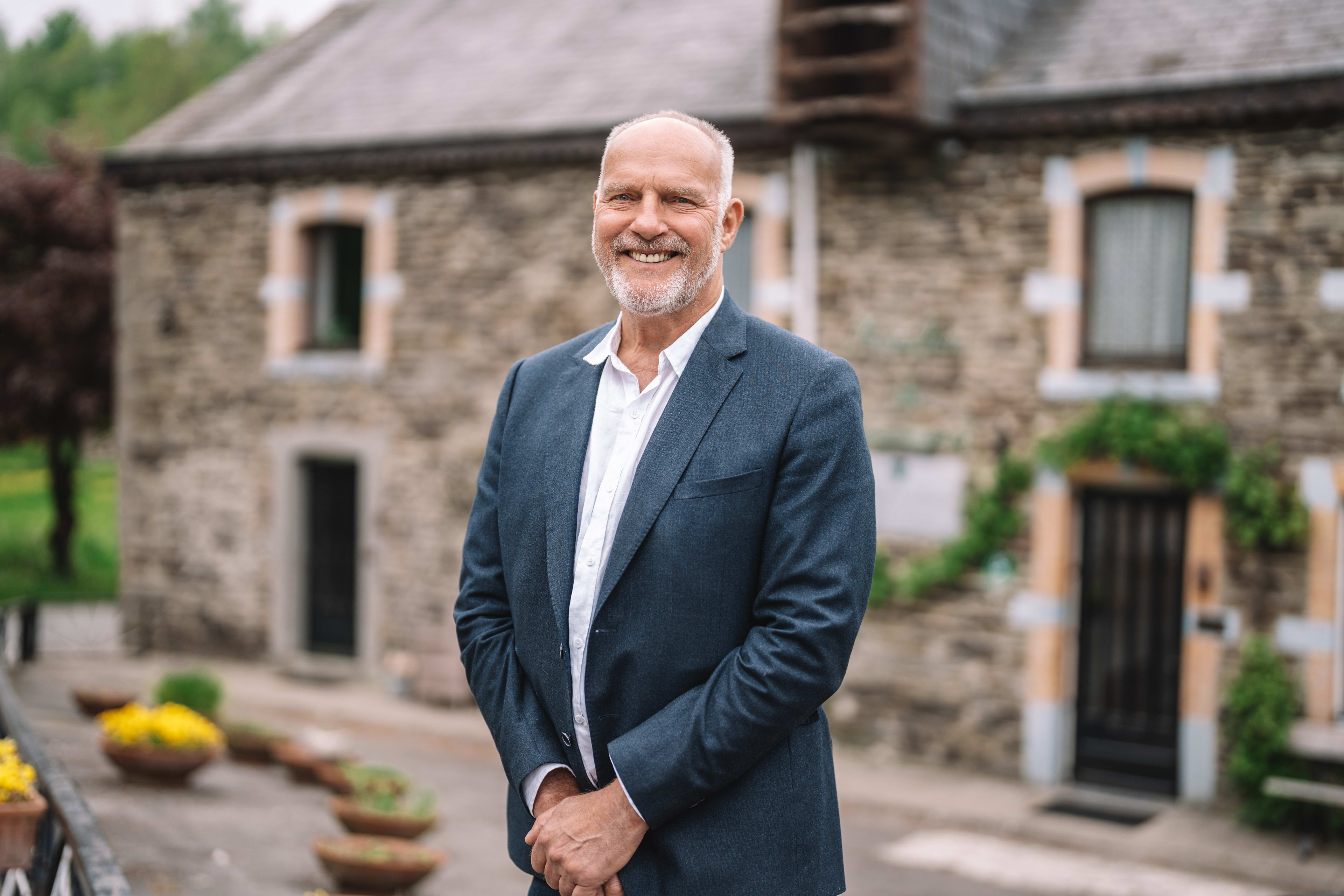 Leendert uit B&B Vol Liefde doet boekje open over logé 