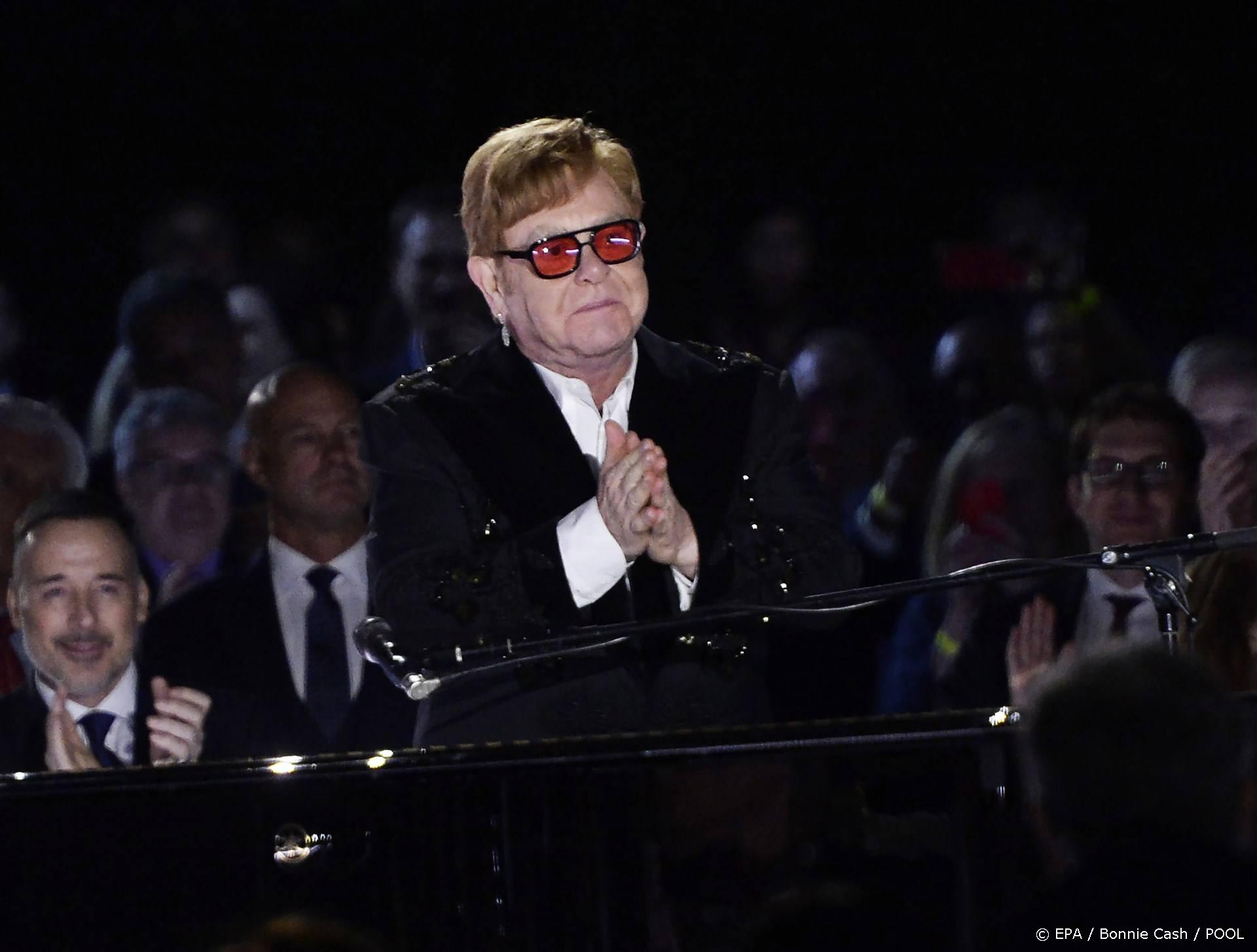 Elton John is tranen: 'helemaal kapot' 