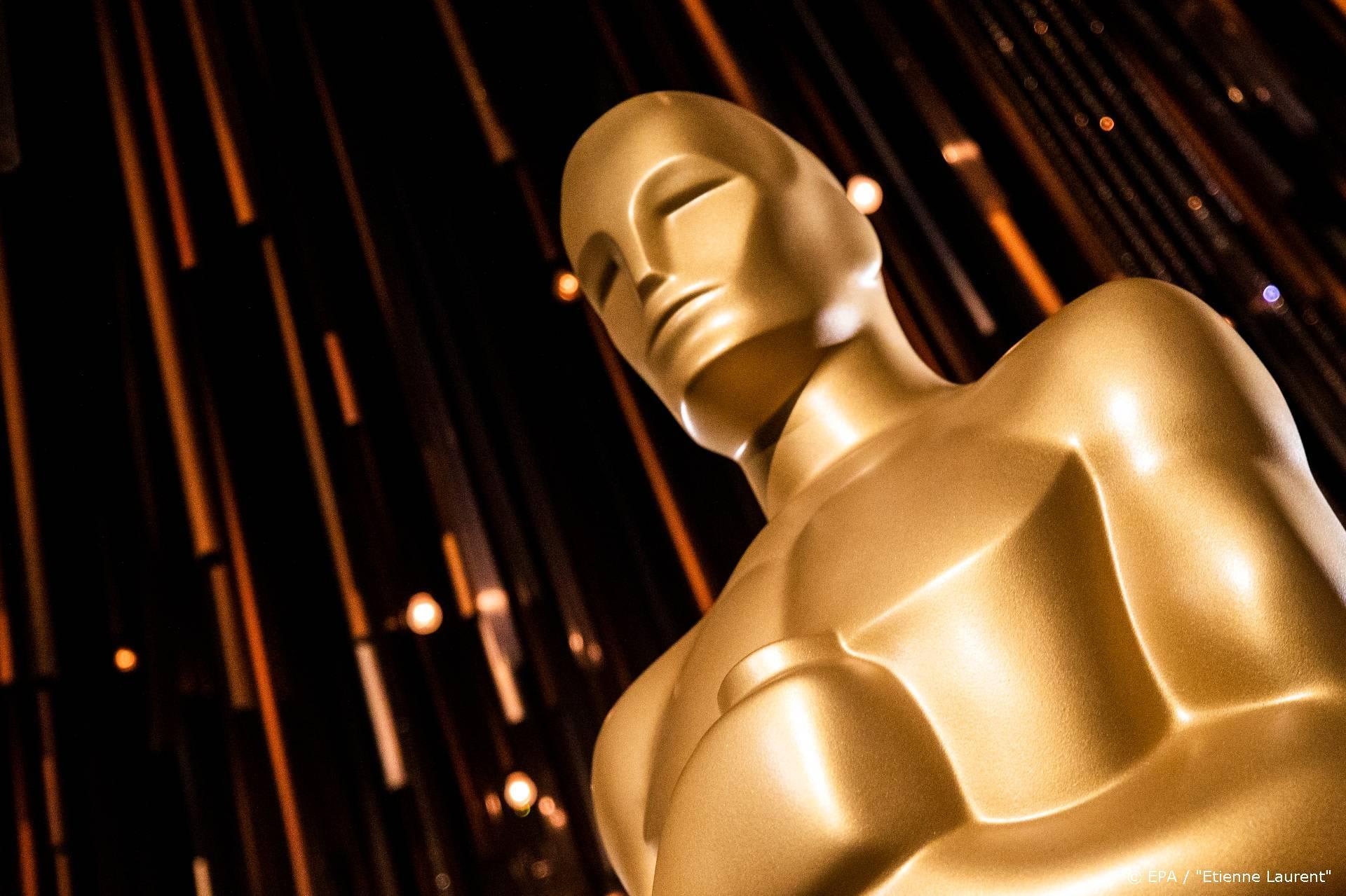 Hevige regenbuien teisteren rode loper Oscars