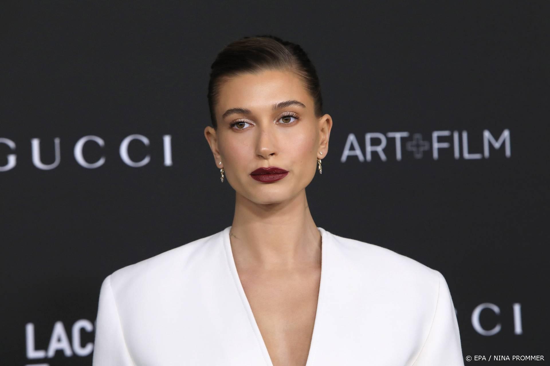 Hailey Bieber aangeklaagd voor inbreuk merknaam