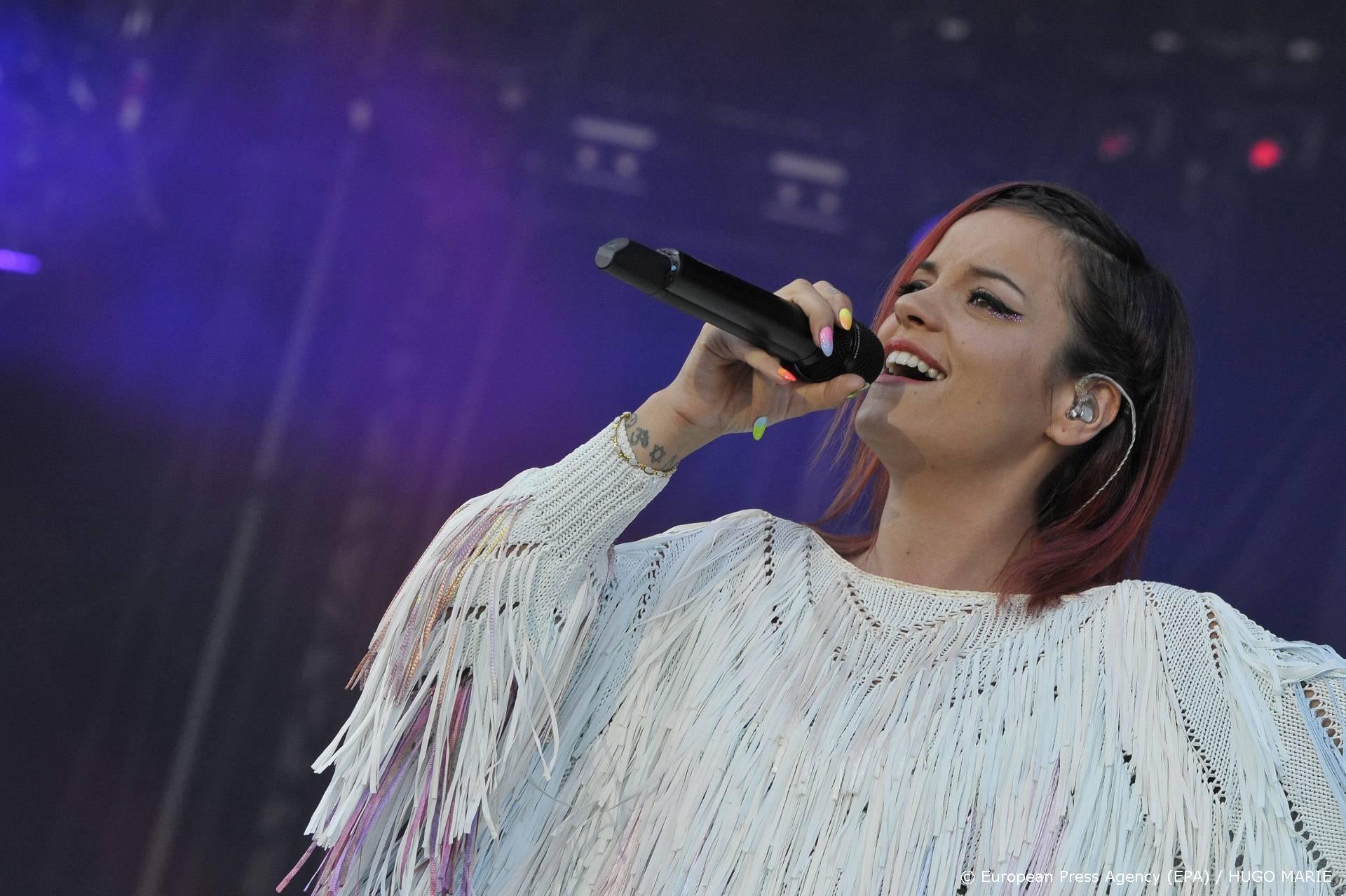 Lily Allen is achttien maanden clean en nuchter