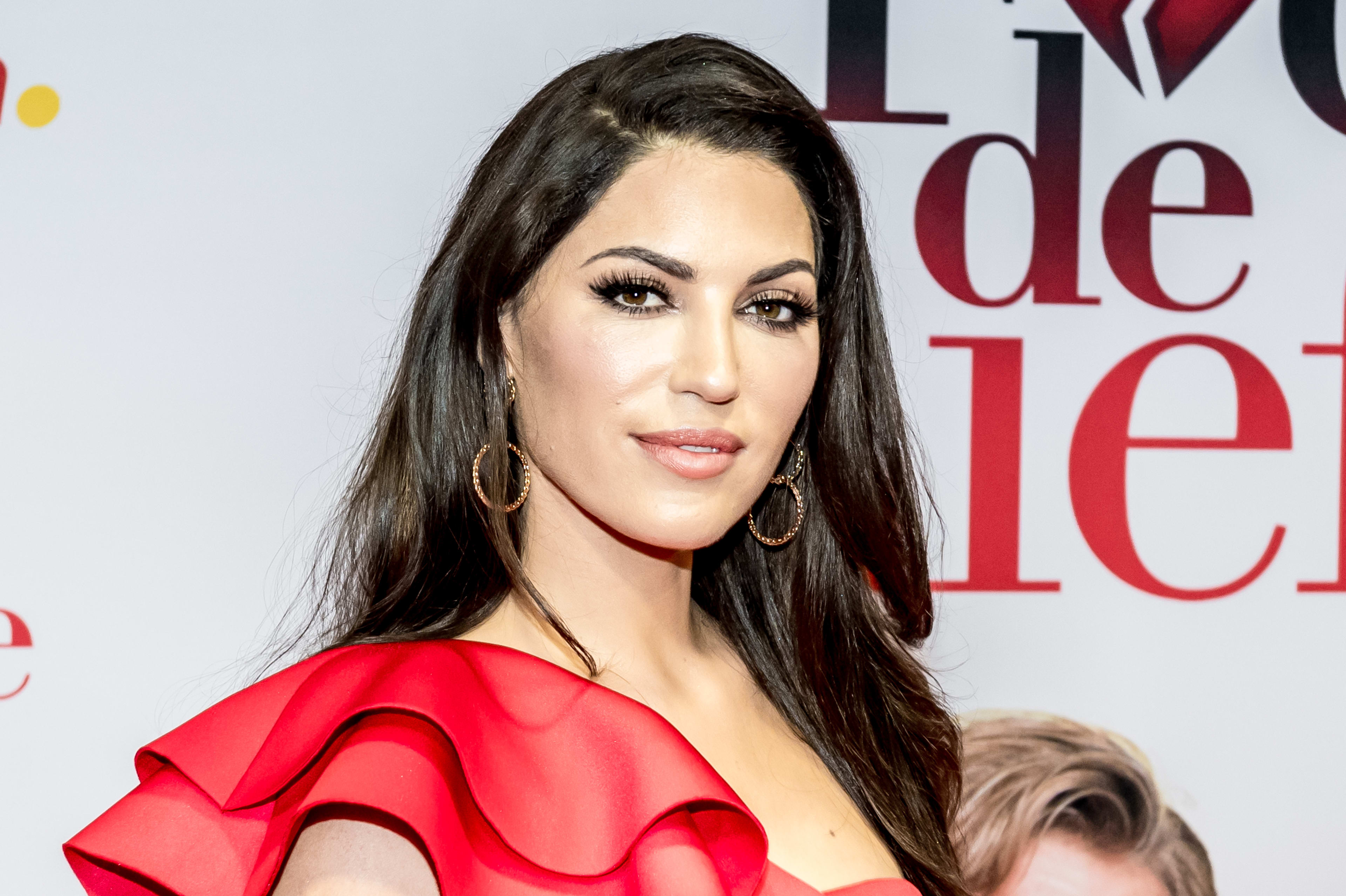 Yolanthe werkt zichzelf flink in het zweet