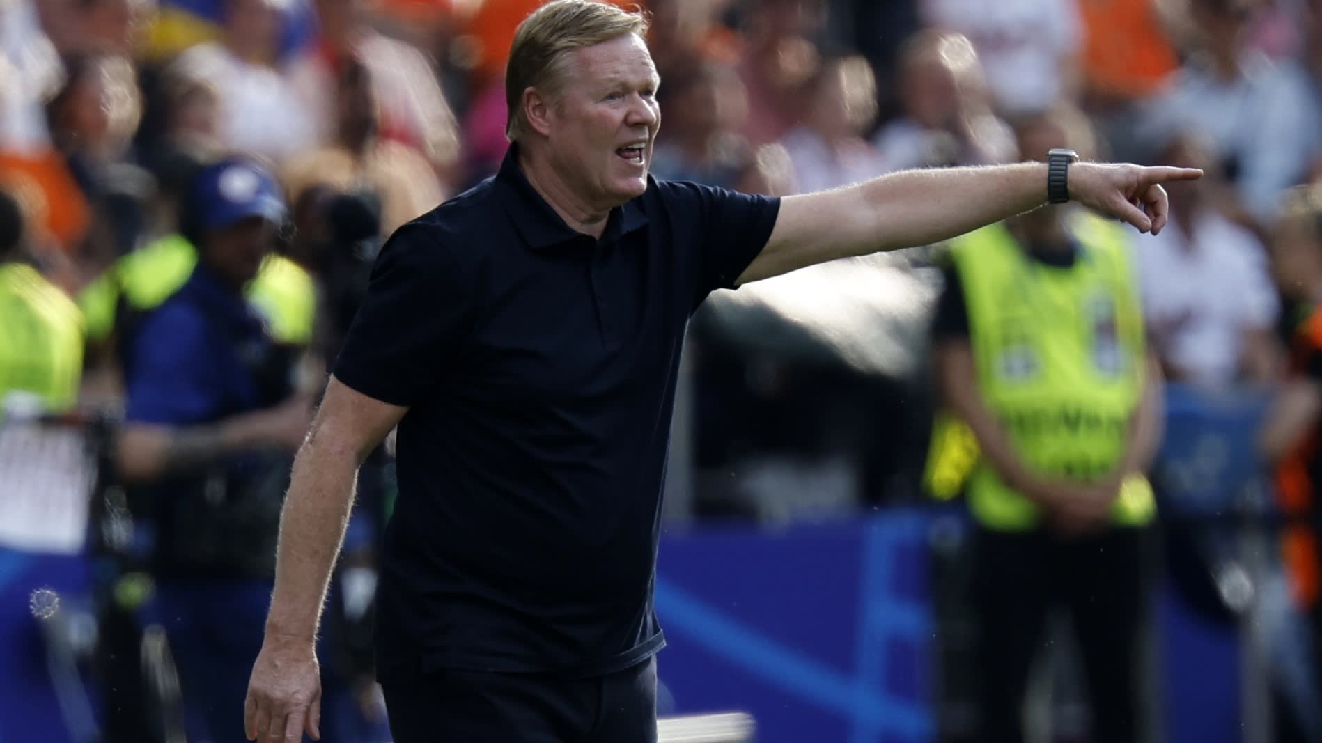 Menig Oranje-kijker klaar met Ronald Koeman: 'Out!'