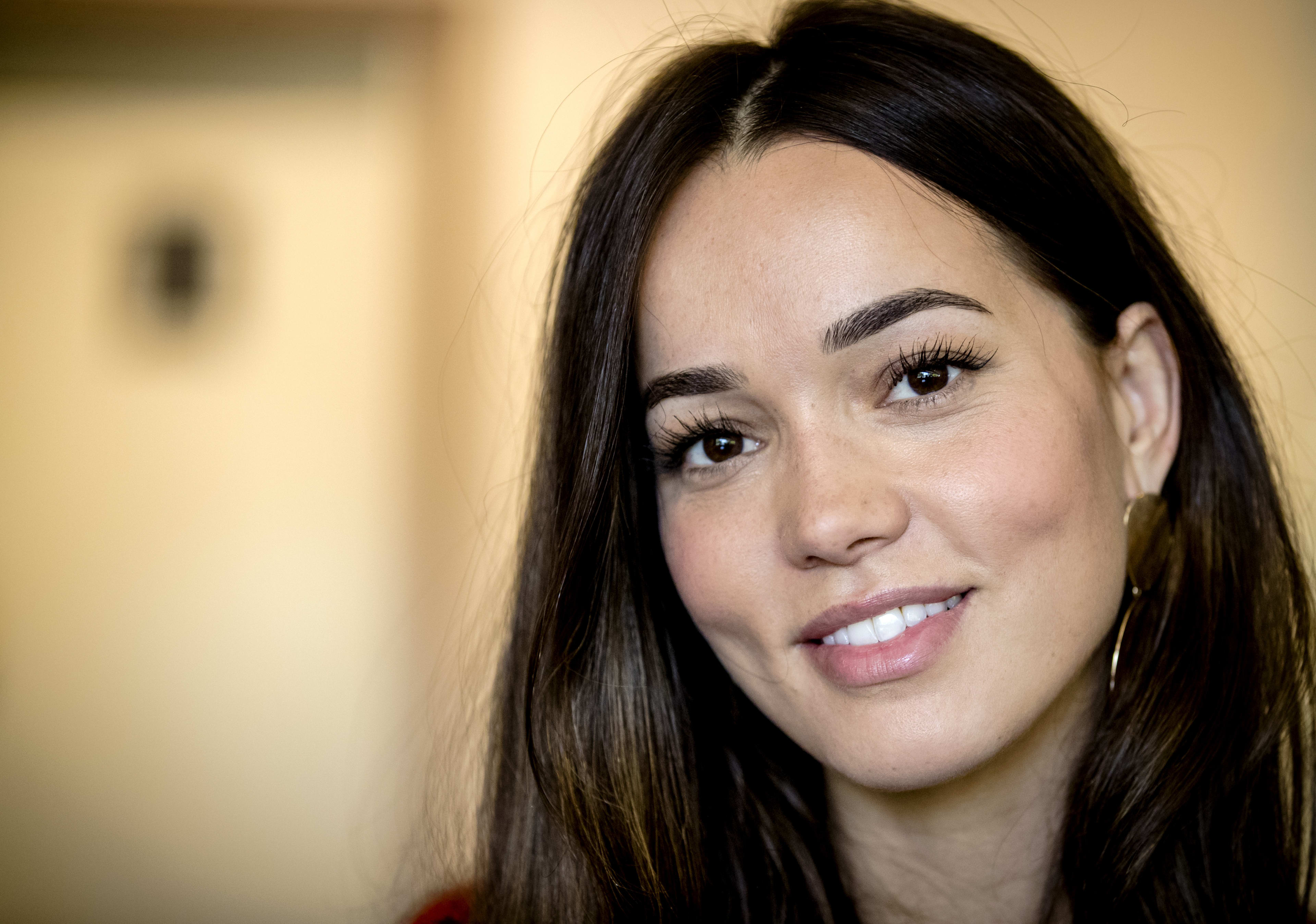 ZIEN: Bibi Breijman deelt unieke jeugdfoto met zangeres Anouk