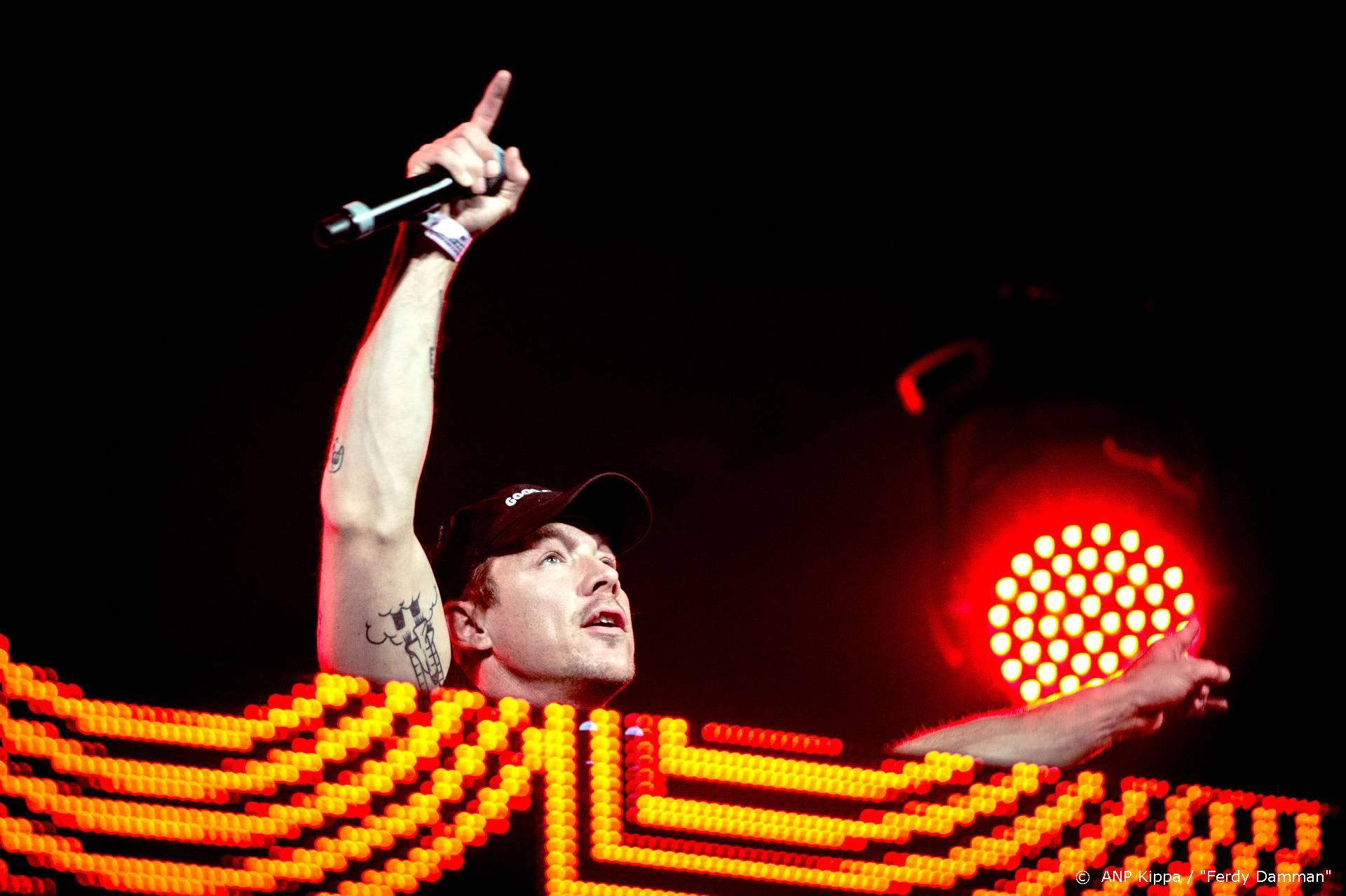 Diplo moet dekking zoeken na schoten tijdens carnaval Sao Paulo