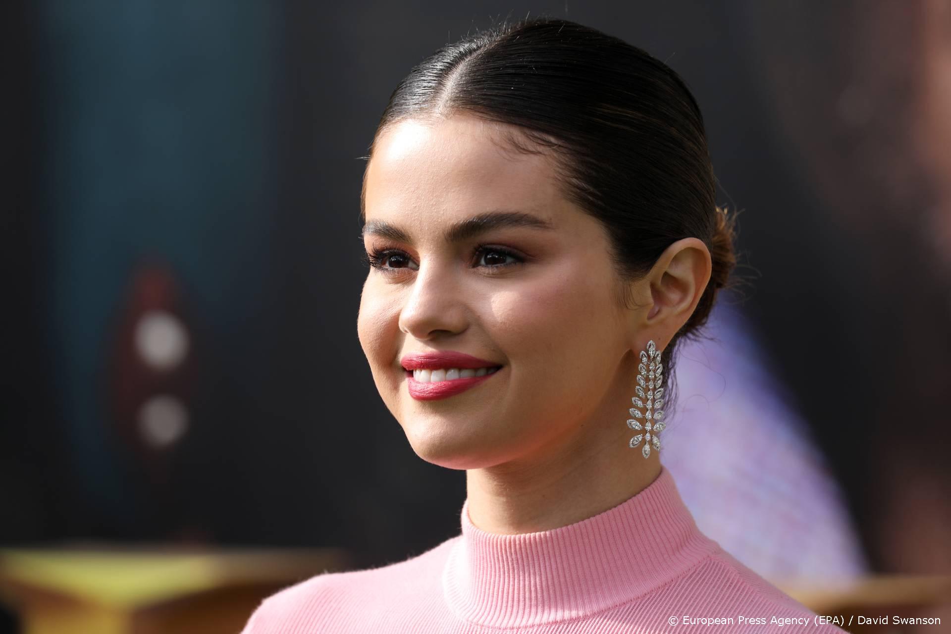 Selena Gomez kondigt eerste Spaanstalige album aan