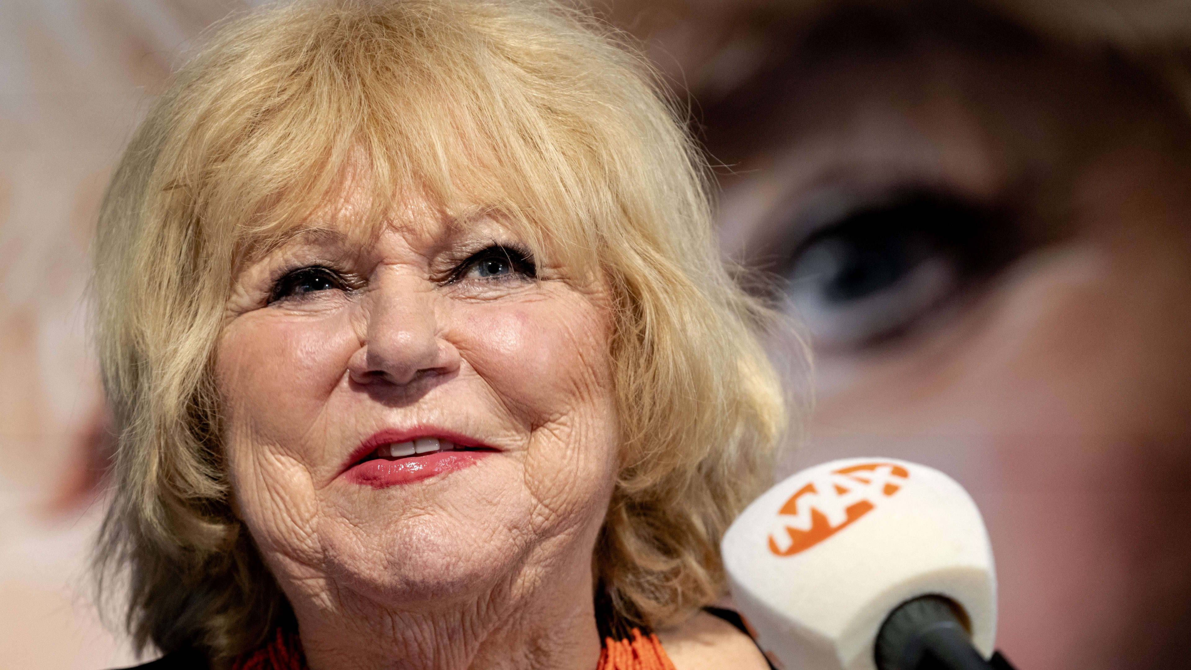 Tineke de Nooij heeft zich hiervoor tóch laten overhalen | Shownieuws
