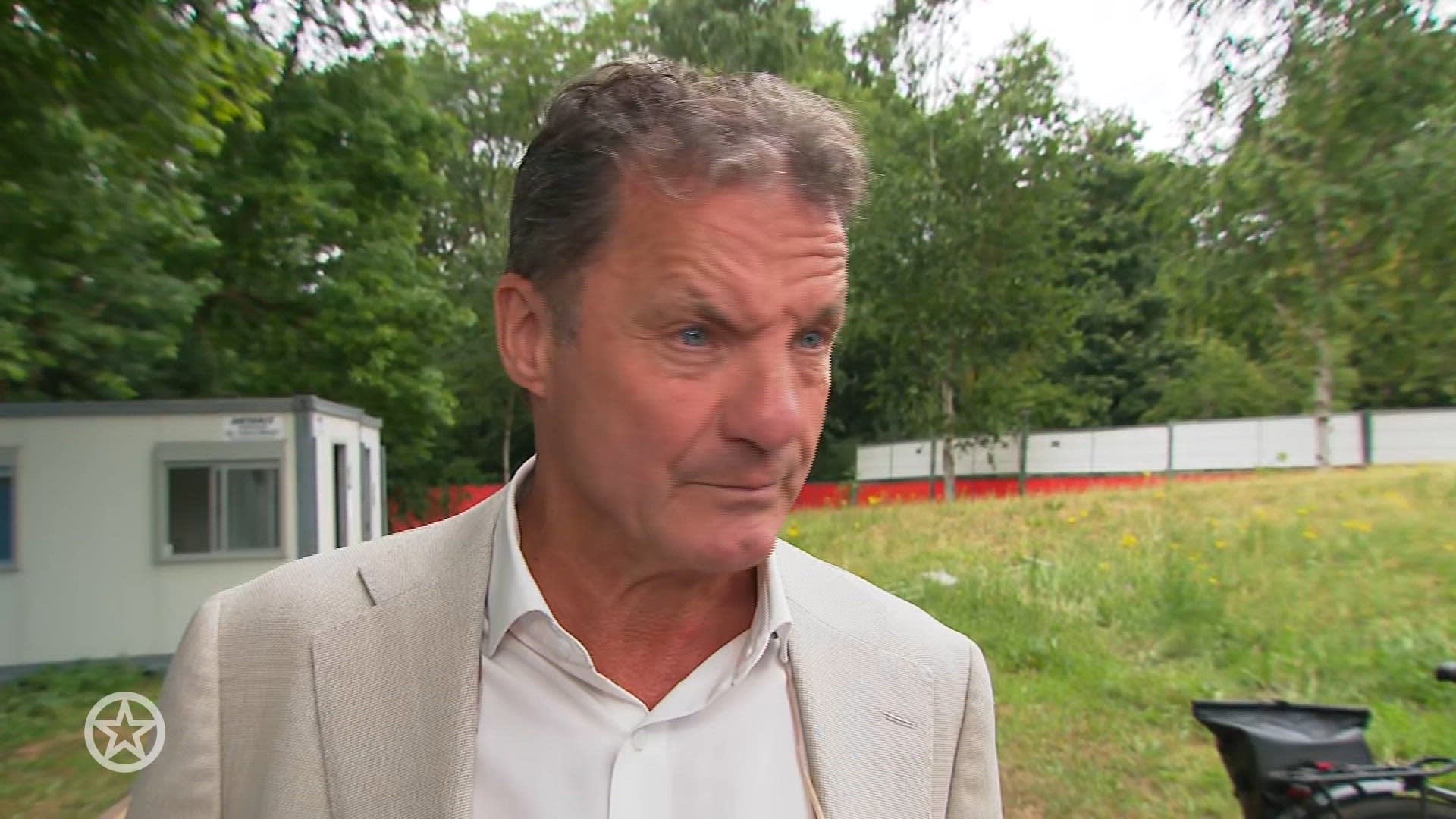 John de Bever steunt Johan Derksen na groot verlies