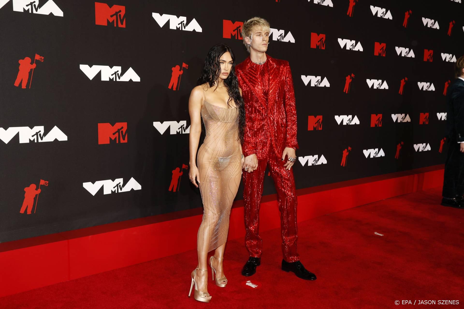 ZIEN: Megan Fox en Machine Gun Kelly verloofd