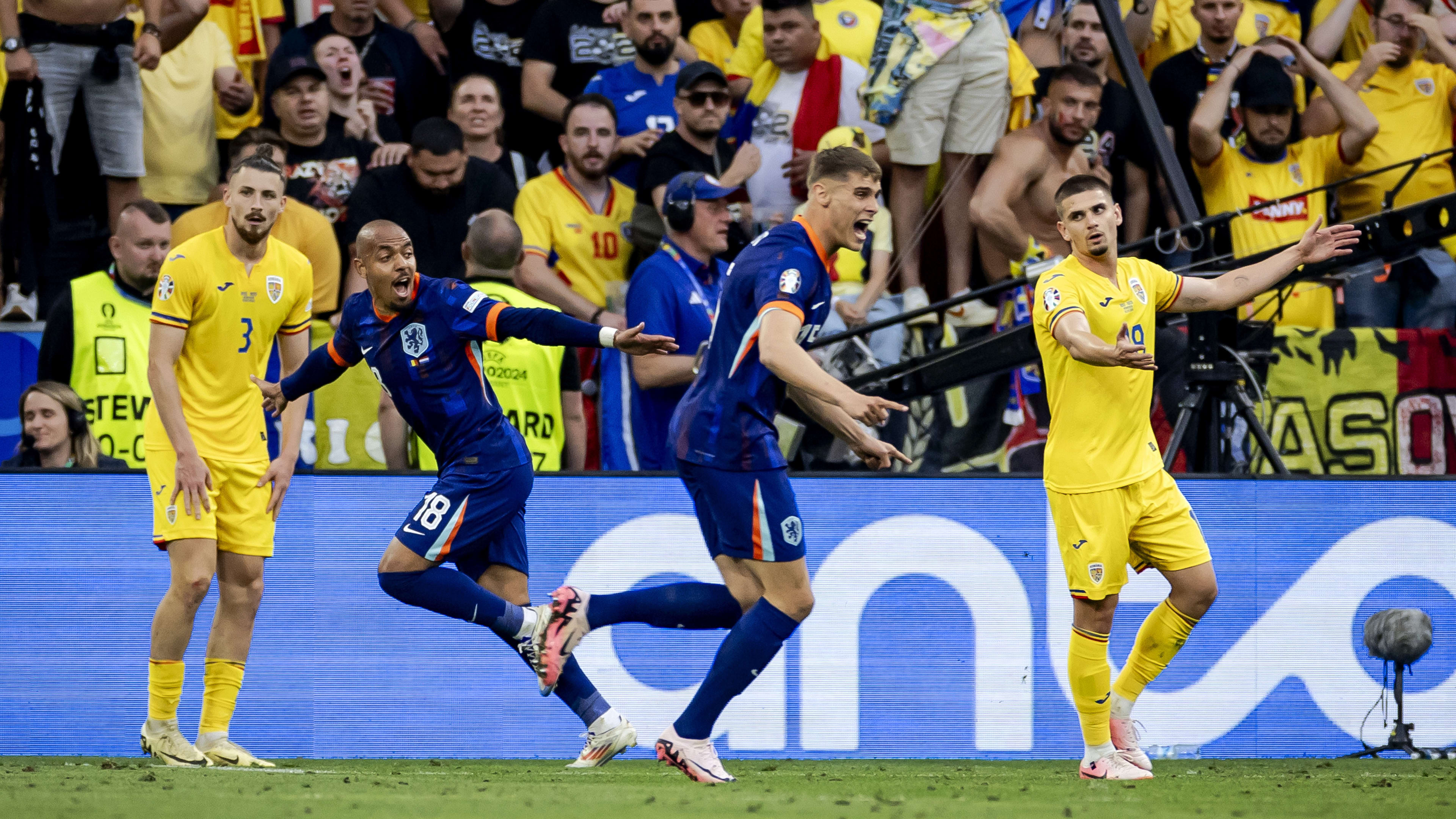 Oei: Kind rende veld op tijdens wedstrijd Oranje