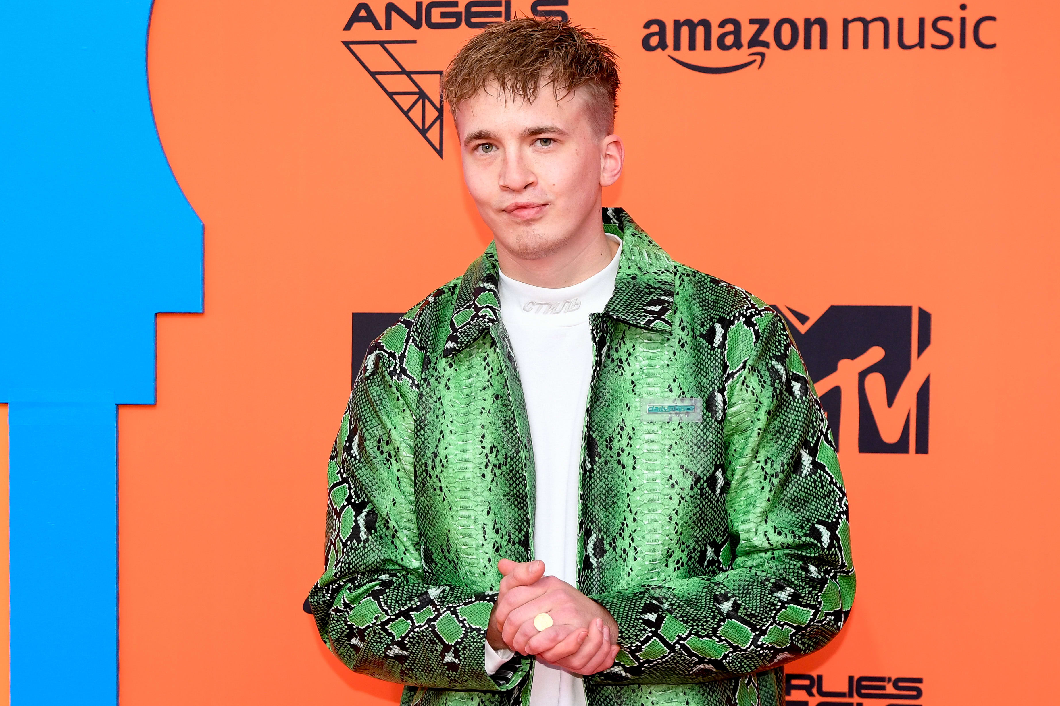 Rapper Snelle showt eindelijk zijn vriendin