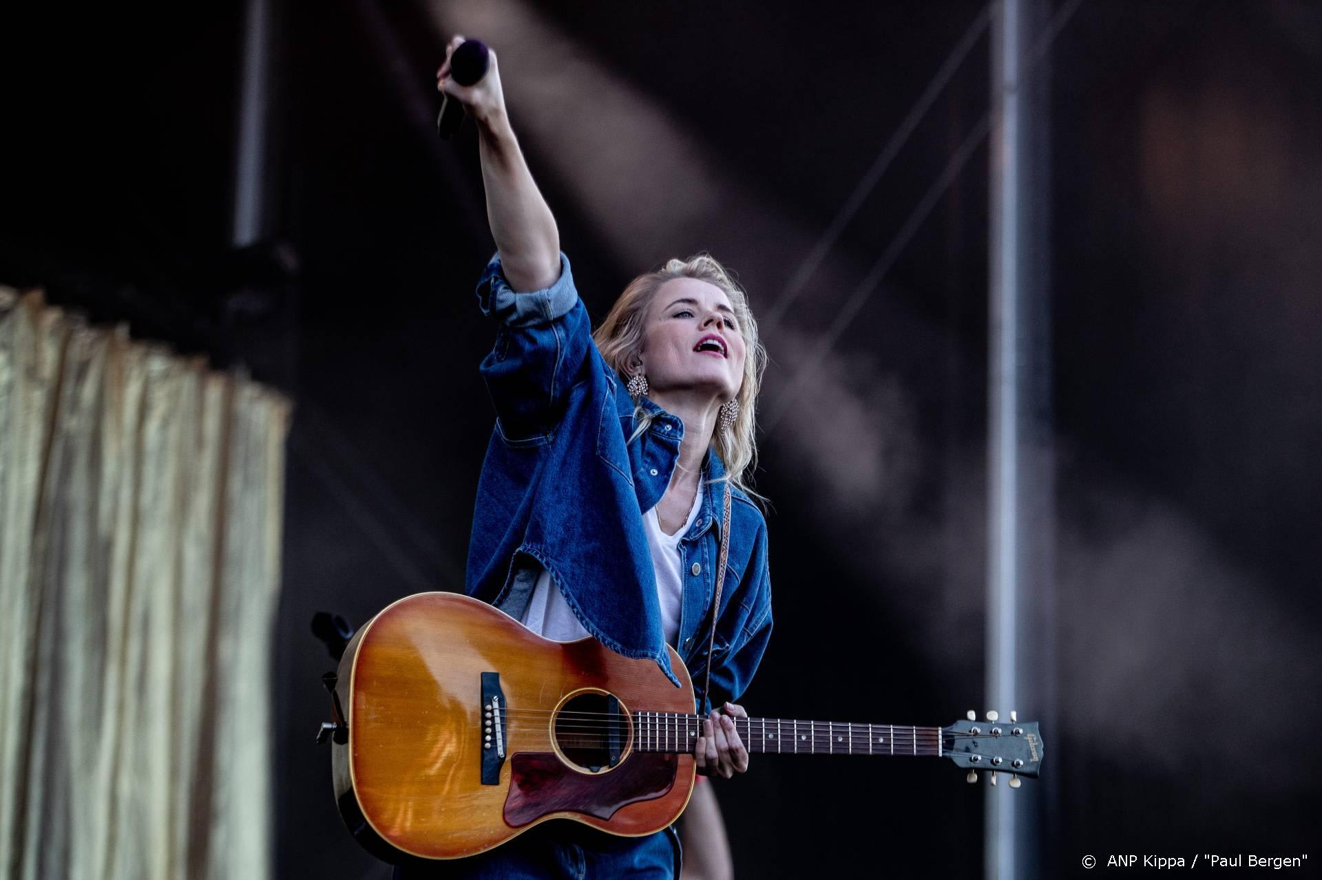 Ilse DeLange wint negende Edison met Gravel &amp; Dust