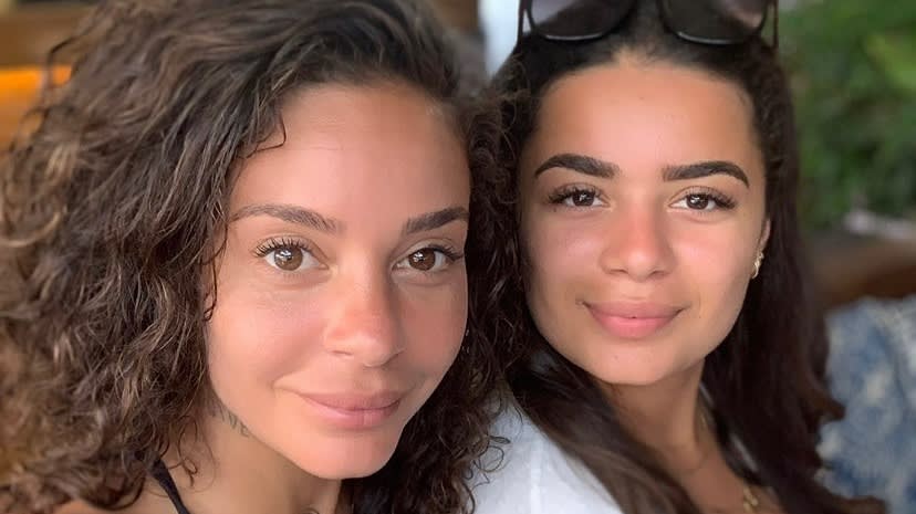 ZIEN: Fajah Lourens showt kleinzoontje