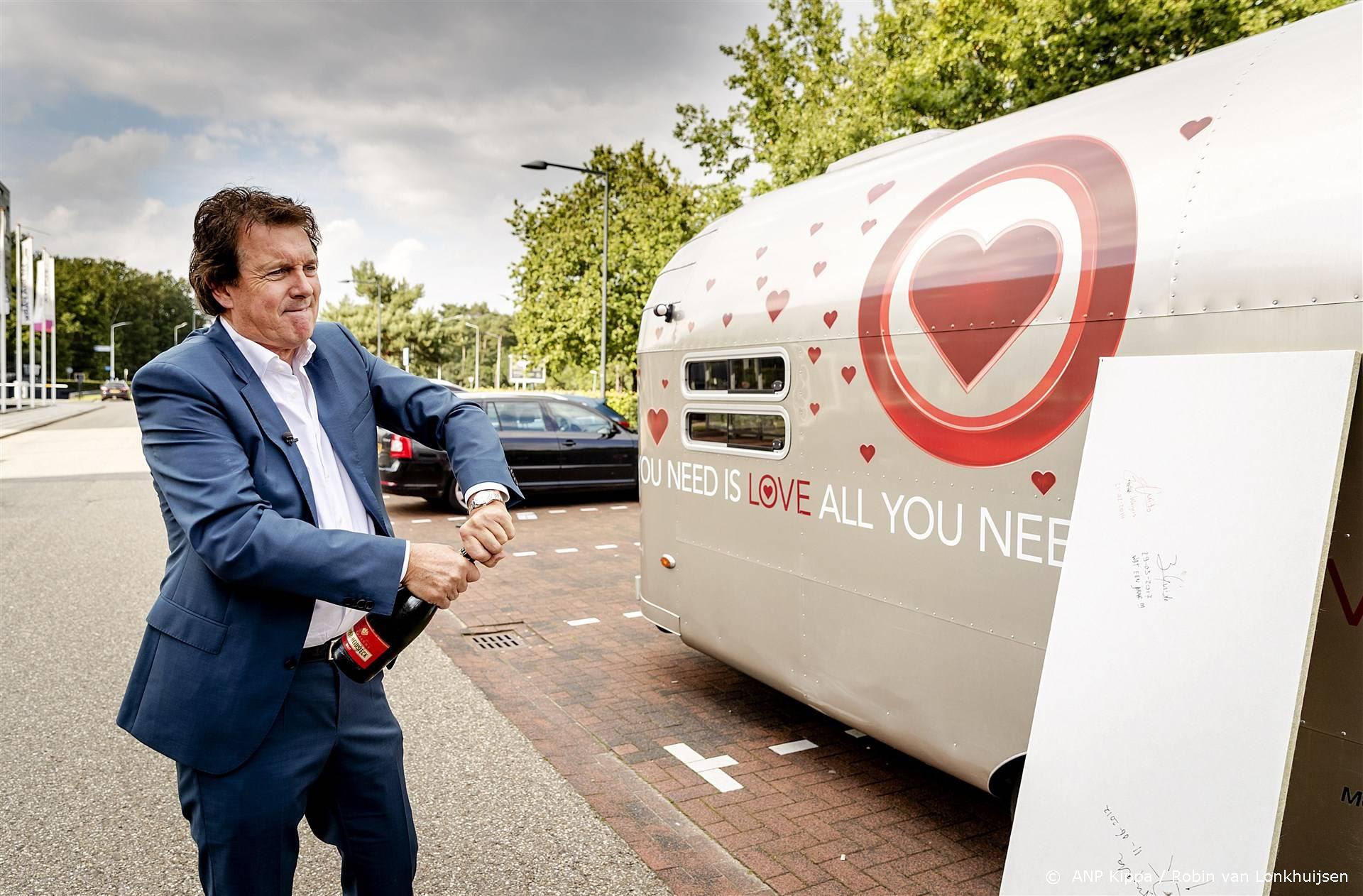 Robert ten Brink reageert op 'All You Need-opvolger'  