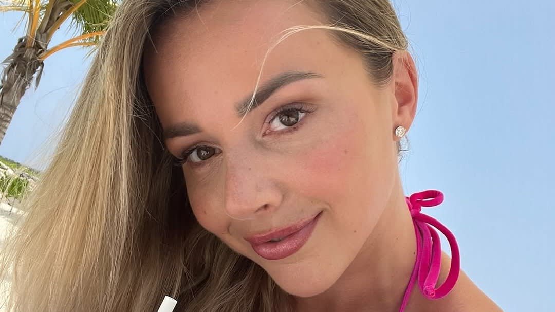 Emma Heesters maakt indrukwekkende comeback na kankerbehandeling |  Shownieuws