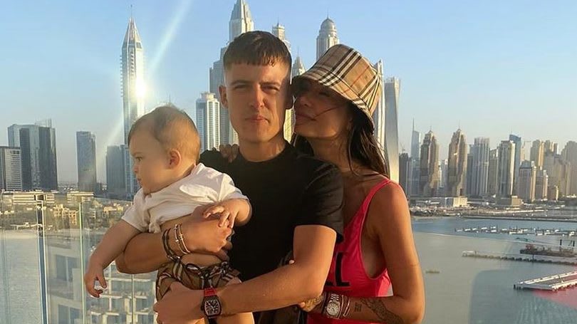 ZIEN: Zoontje Lil' Kleine en Jaimie Vaes zet eerste stapjes