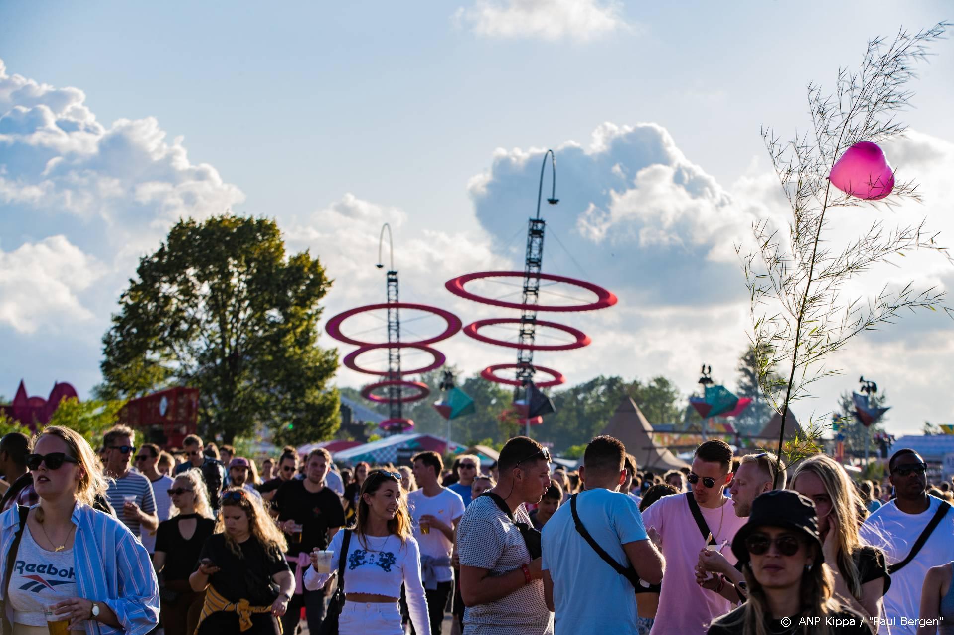 Terrein Lowlands krijgt carport van 90.000 zonnepanelen