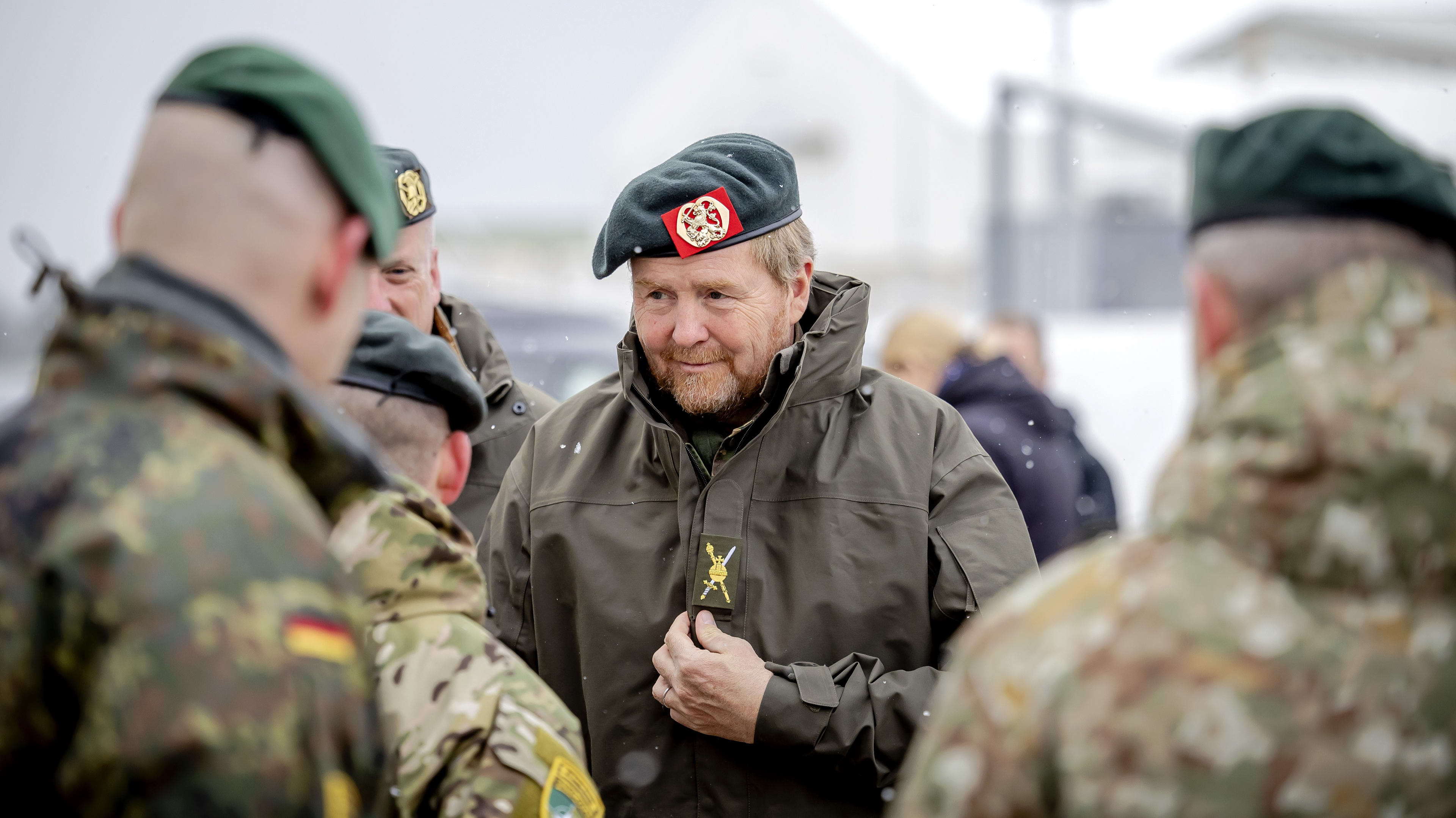 Willem-Alexander bezoekt Nederlandse militairen in Litouwen