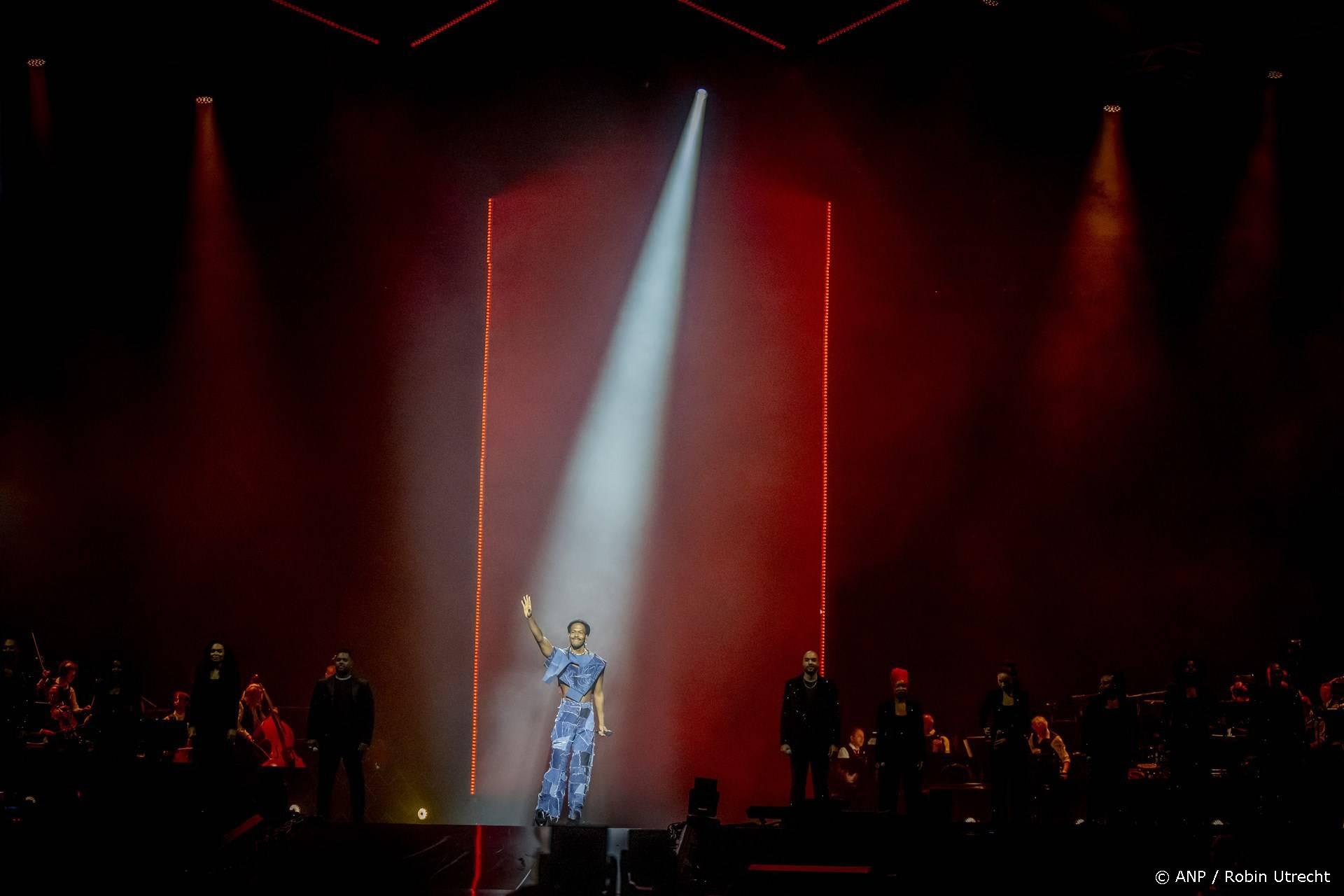 Deze zanger zingt in plaats van Willeke Alberti bij jubileumsconcert