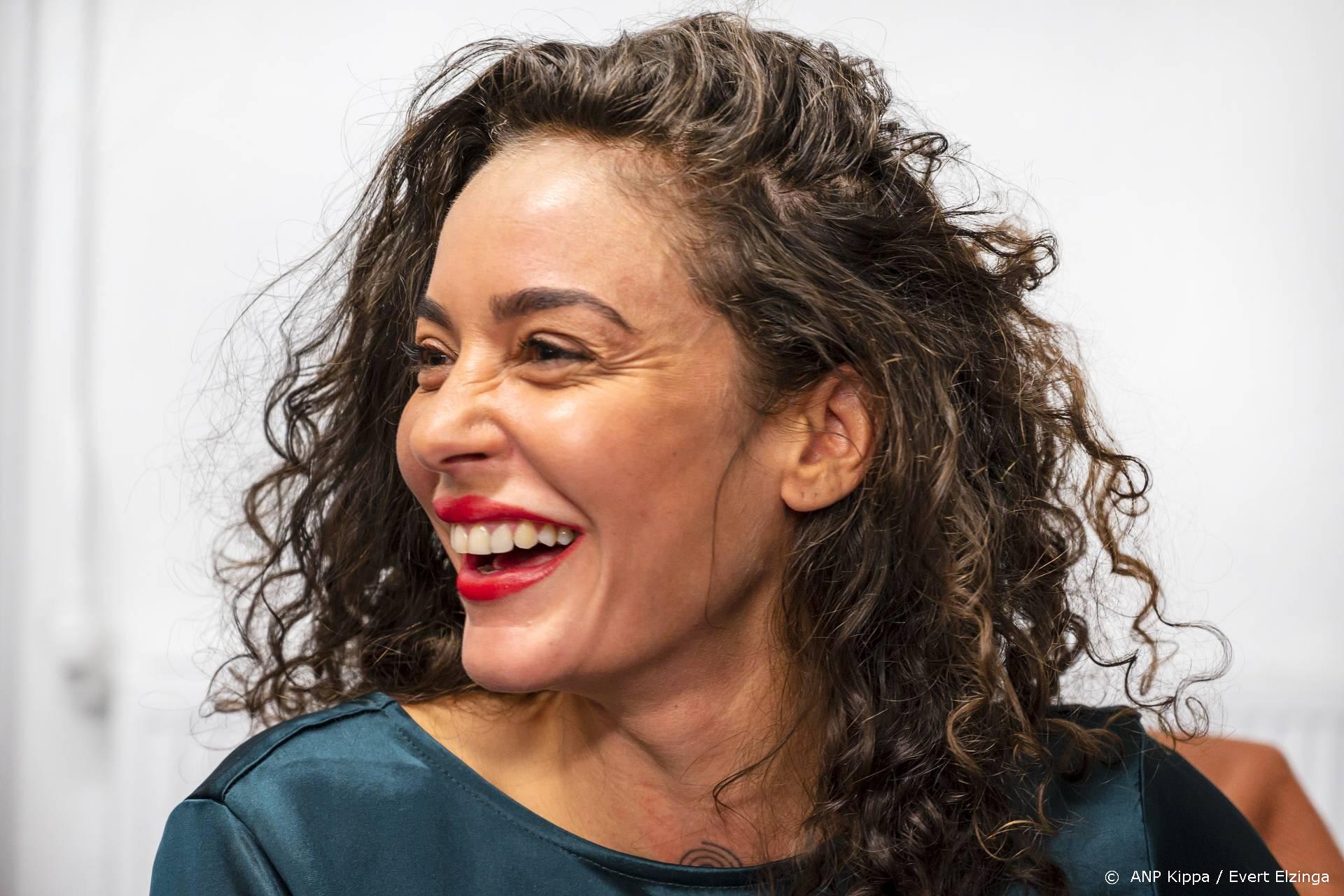 Fajah Lourens openhartig over haar borstimplantaten