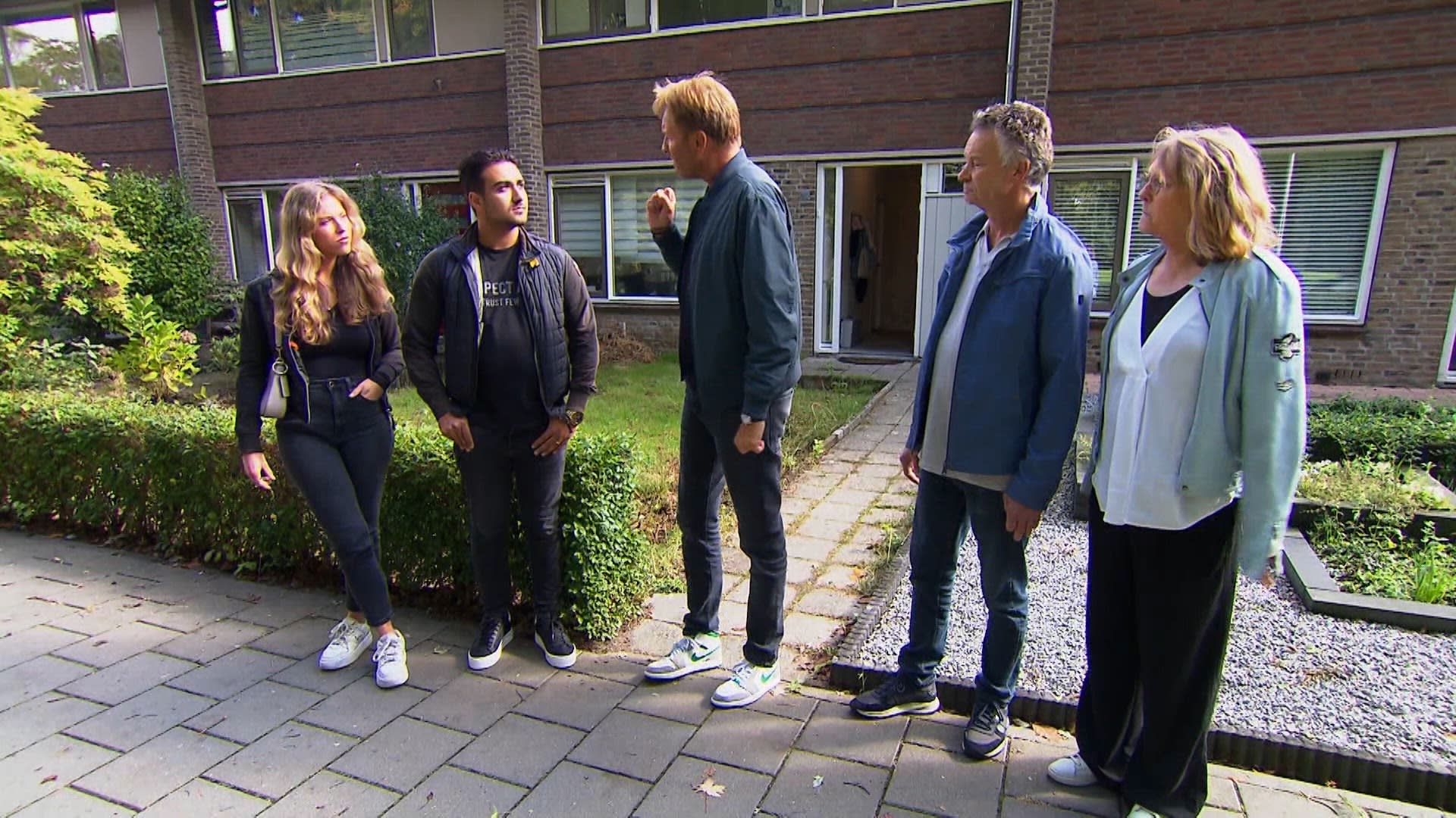 Confrontatie tussen Mariska en Roni en vloerenlegger Ronald (Mr. Frank Visser Doet Uitspraak)