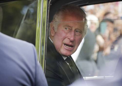 Charles officieel uitgeroepen tot koning Charles III 