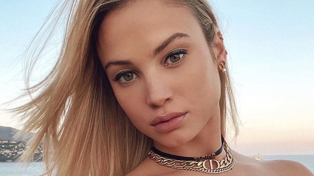 ZIEN: Rose Bertram intiem gespot met andere man