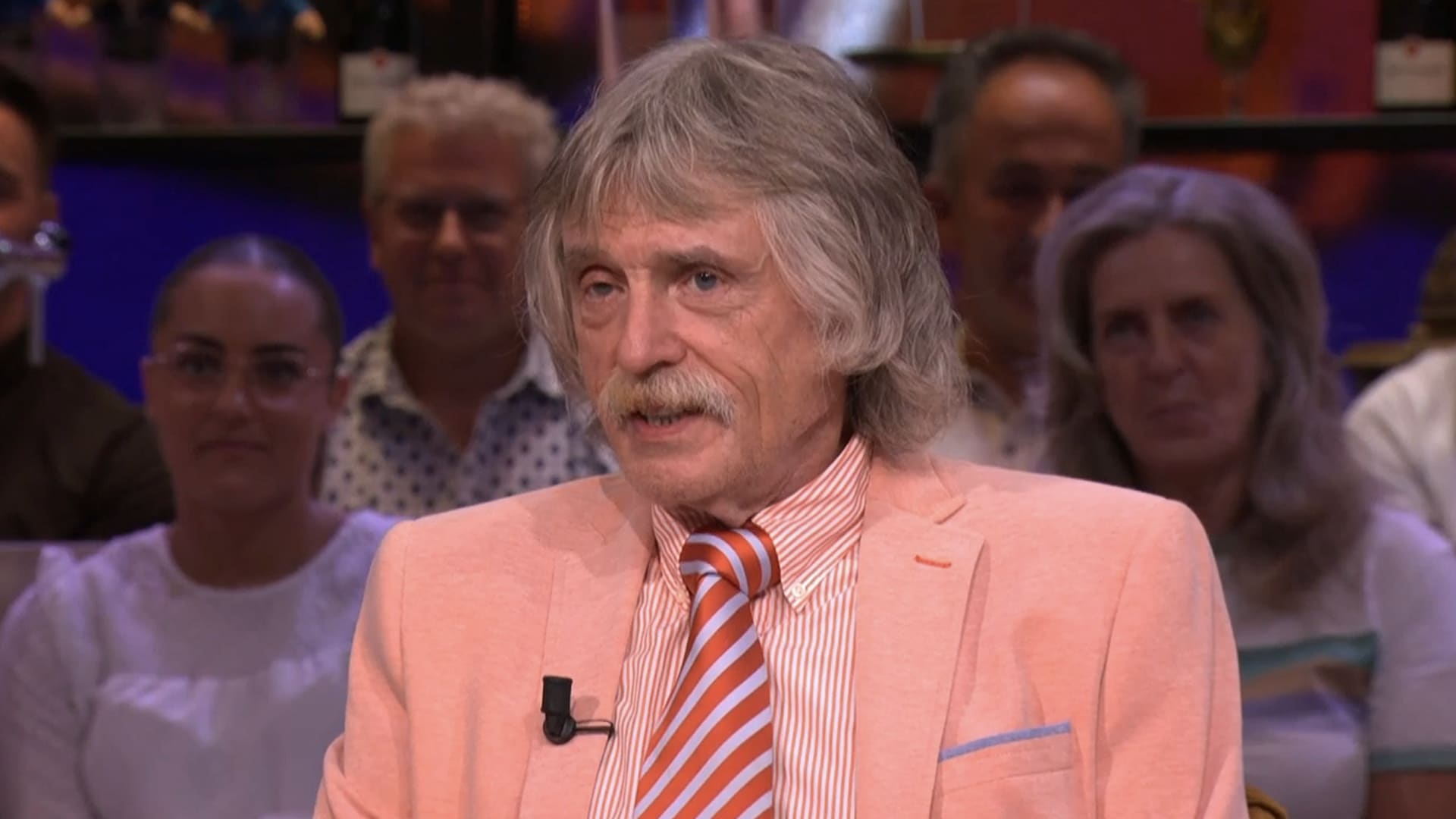 Johan Derksen gepikeerd na afwijzing Wendy van Dijk: 'Stank voor dank' |  Shownieuws