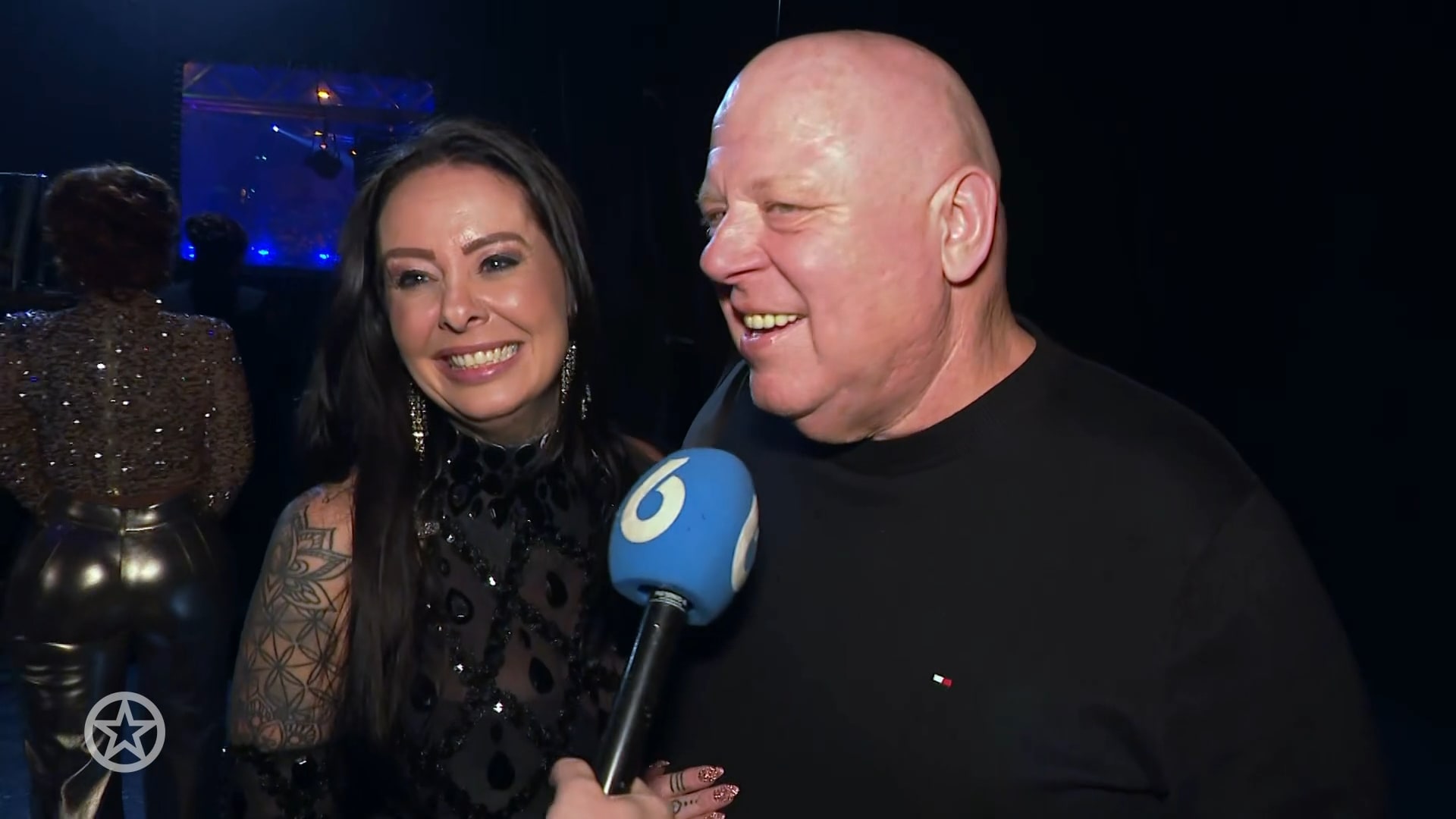 Wendy van Hout zingt op het Mega Piraten Festijn