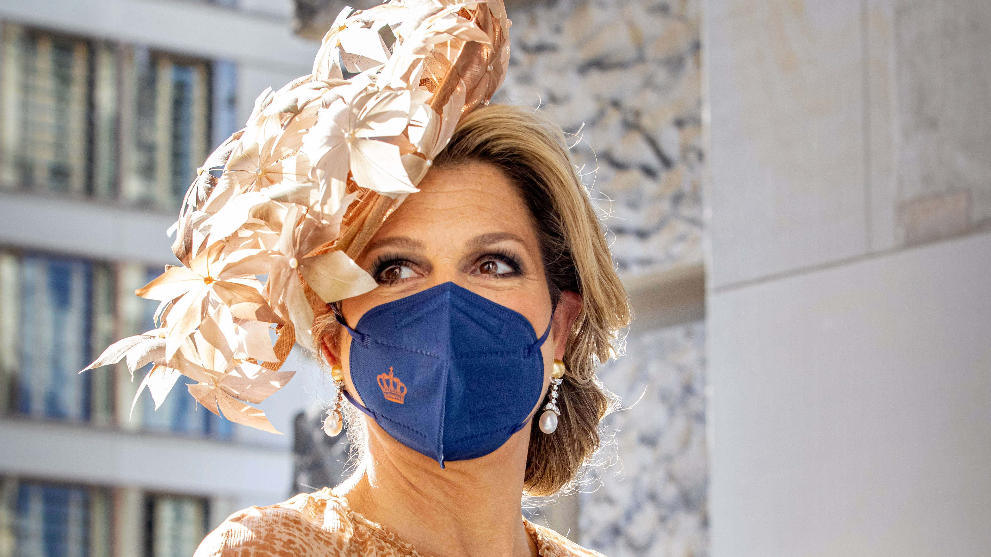 Koningin Máxima draagt gerecyclede outfits tijdens staatsbezoek 