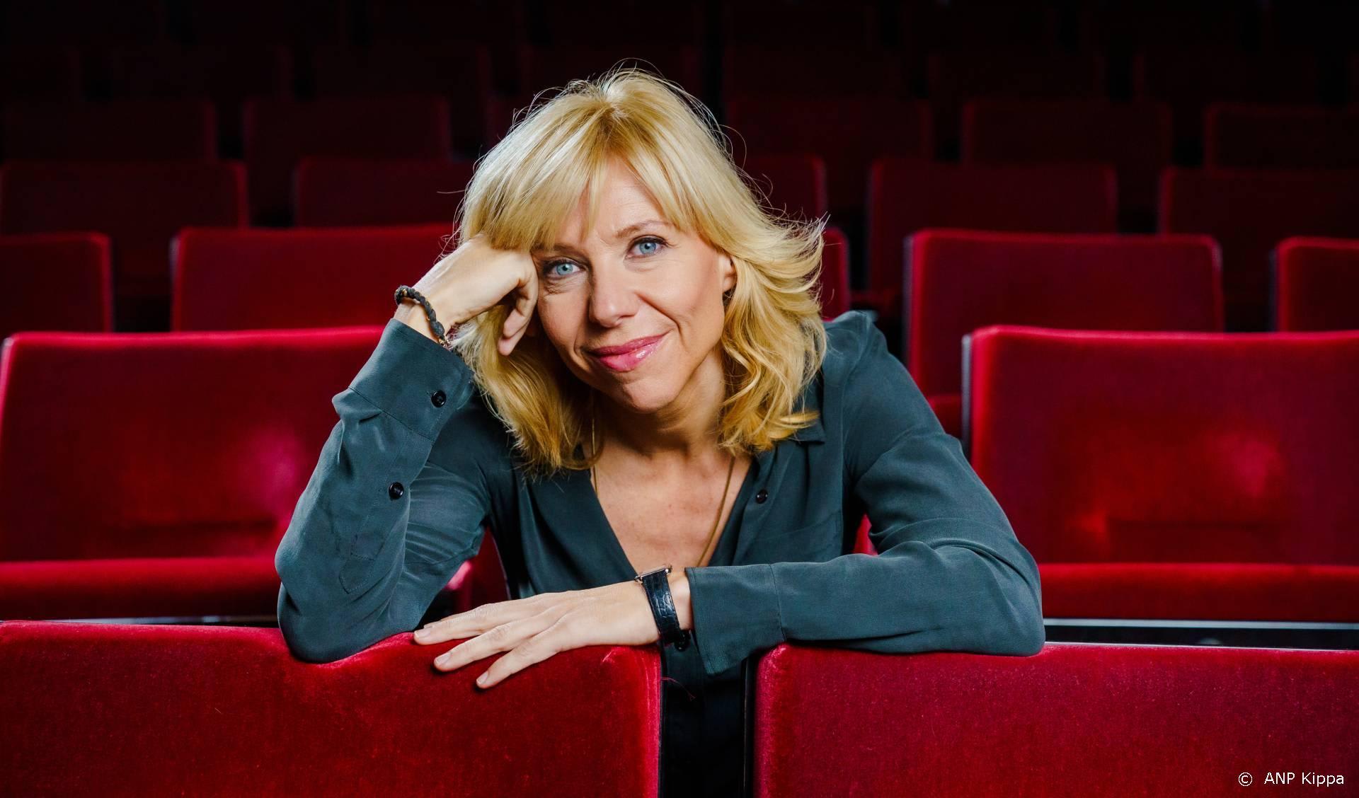 Claudia de Breij applaudisseert voor journalisten en media