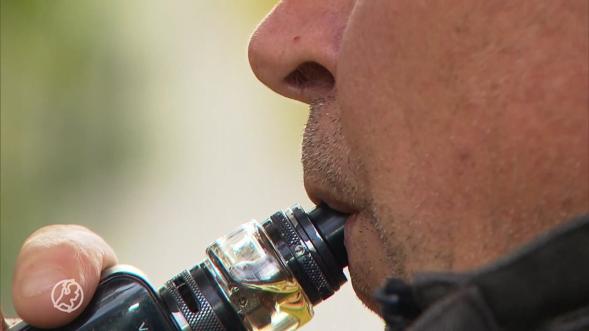 Dit is waarom vapen zo gevaarlijk voor je is (Hart van Nederland)