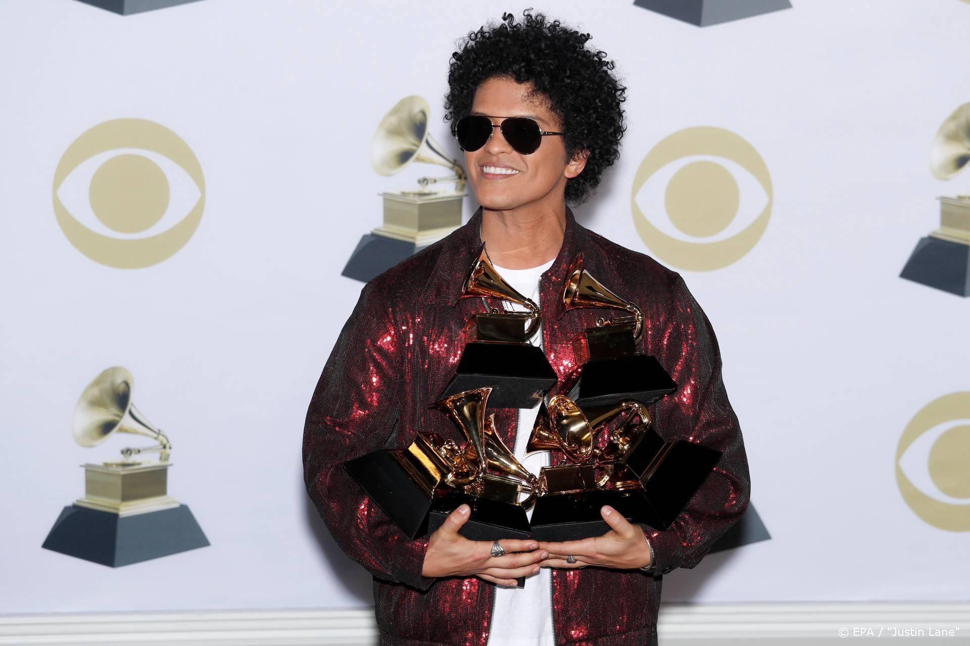 Bruno Mars schenkt 1 miljoen dollar aan werknemers