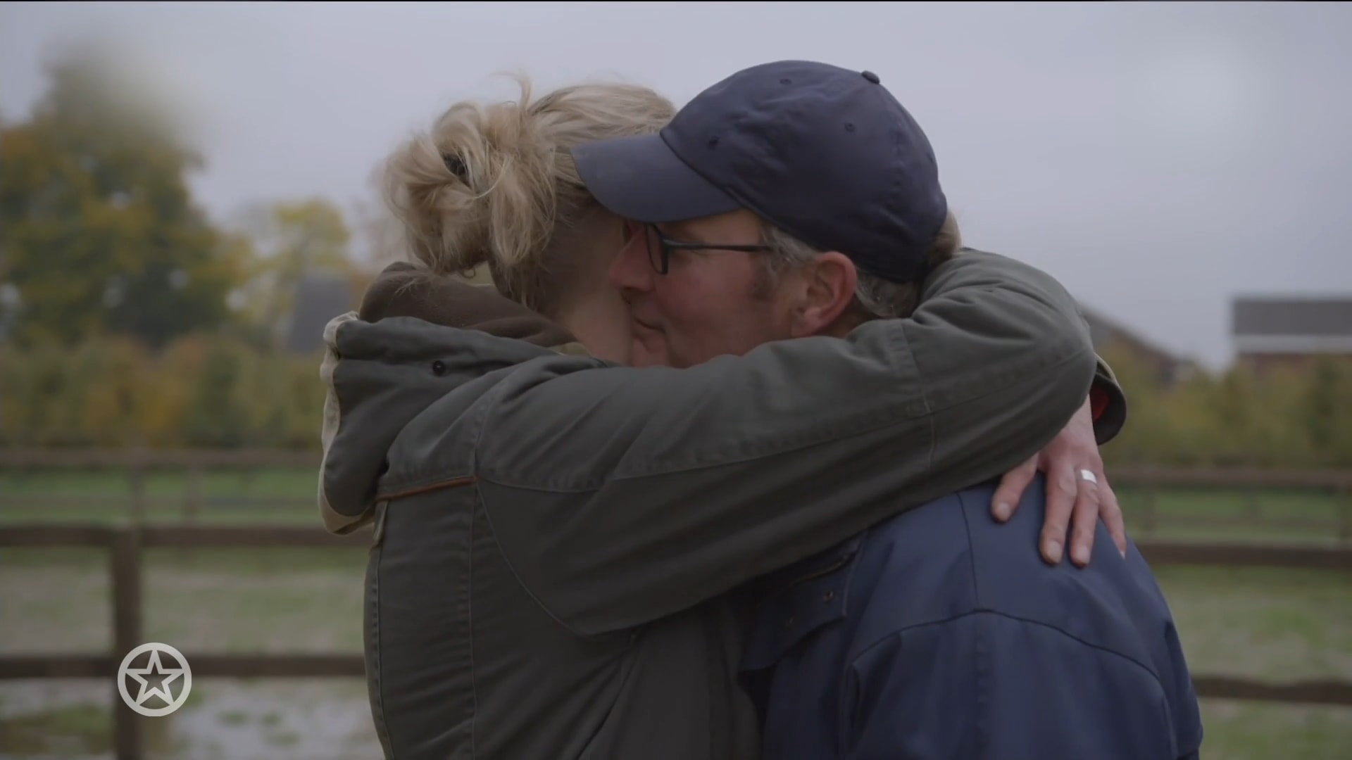 Boer zoekt vrouw-kijker raakt niet uitgepraat over zoenende Rob