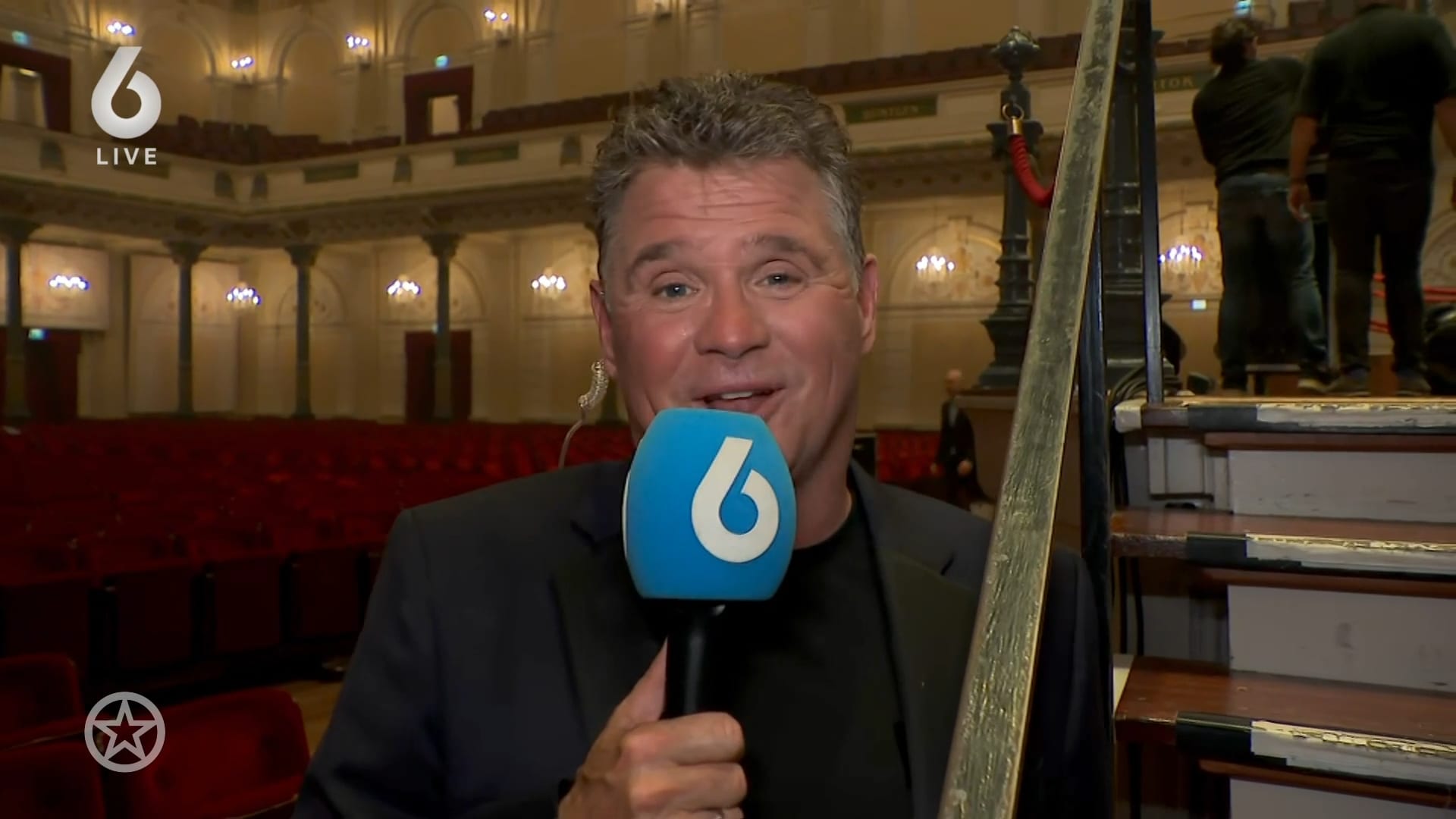 Wolter Kroes openhartig over hersenvliesontsteking: 'Lippen helemaal zwart'  | Shownieuws
