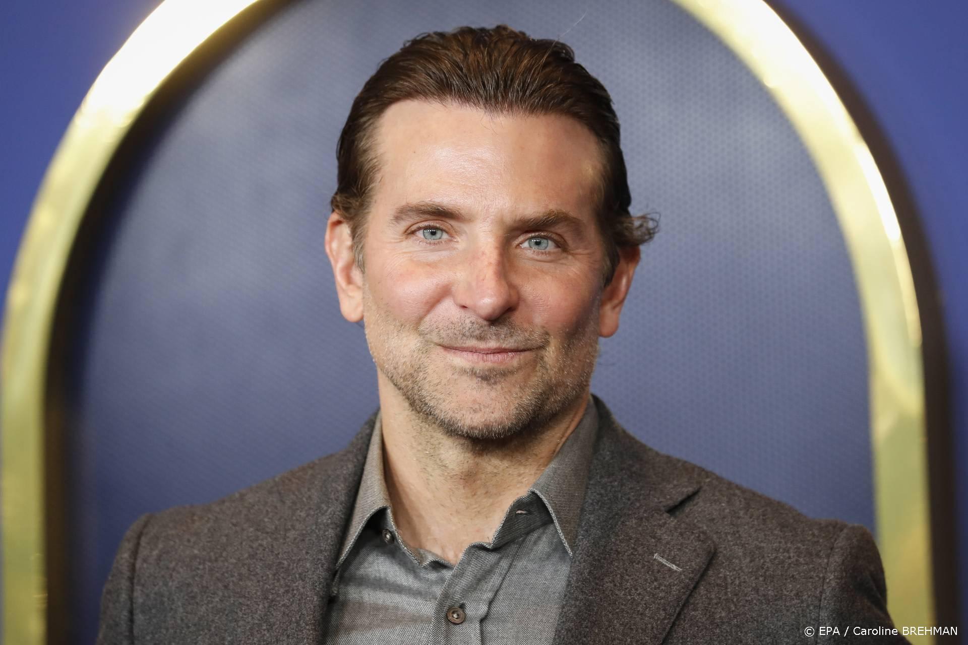 ZIEN: Bradley Cooper onherkenbaar