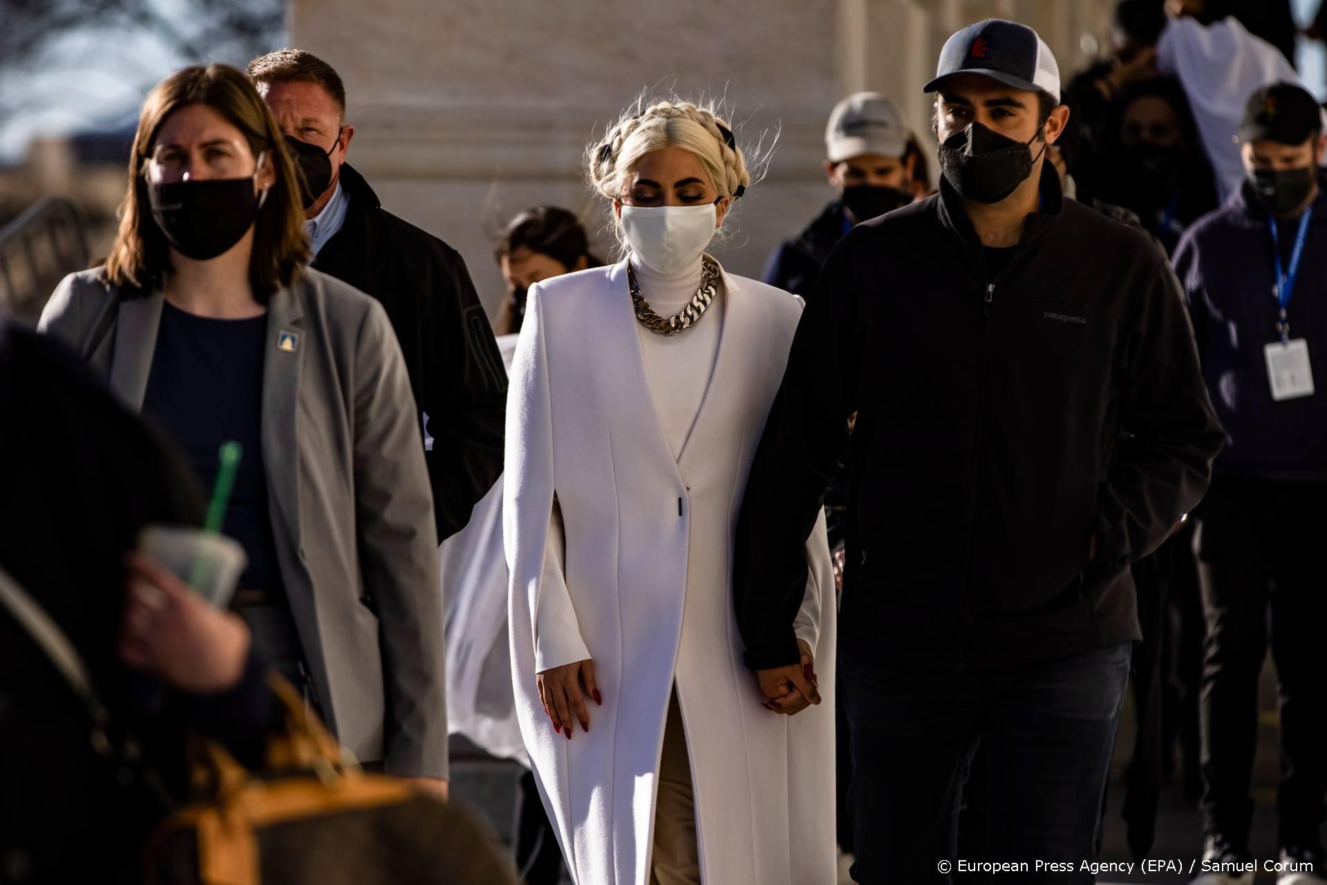 Gaga bidt voor vredige inauguratie