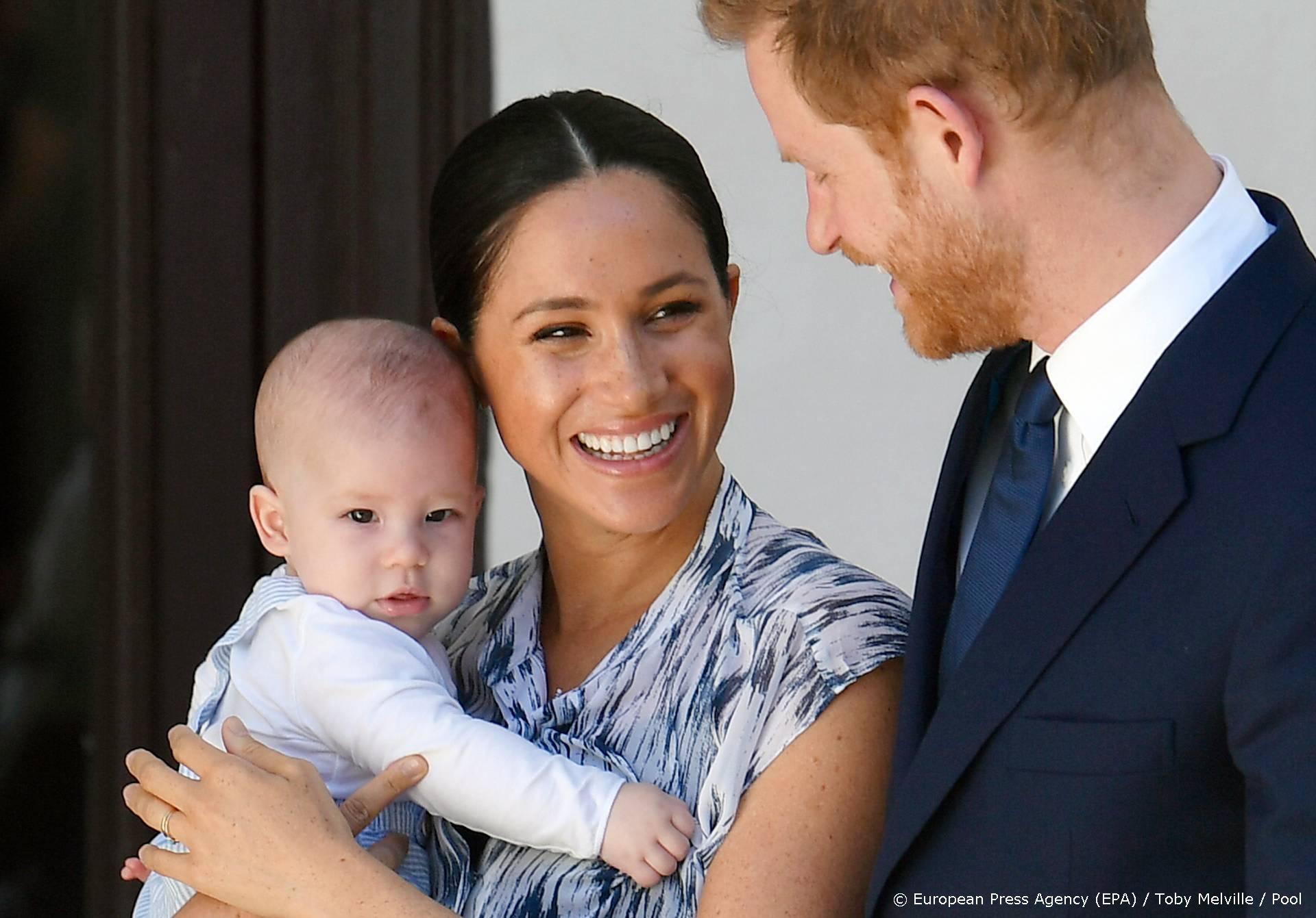 Harry en Meghan nemen kinderen mee naar VK voor jubileum Queen