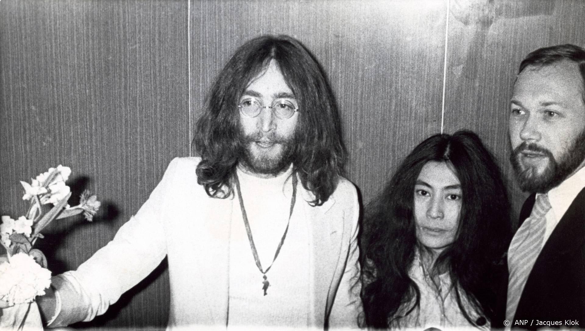 Album dat John Lennon signeerde voor moordenaar onder de hamer