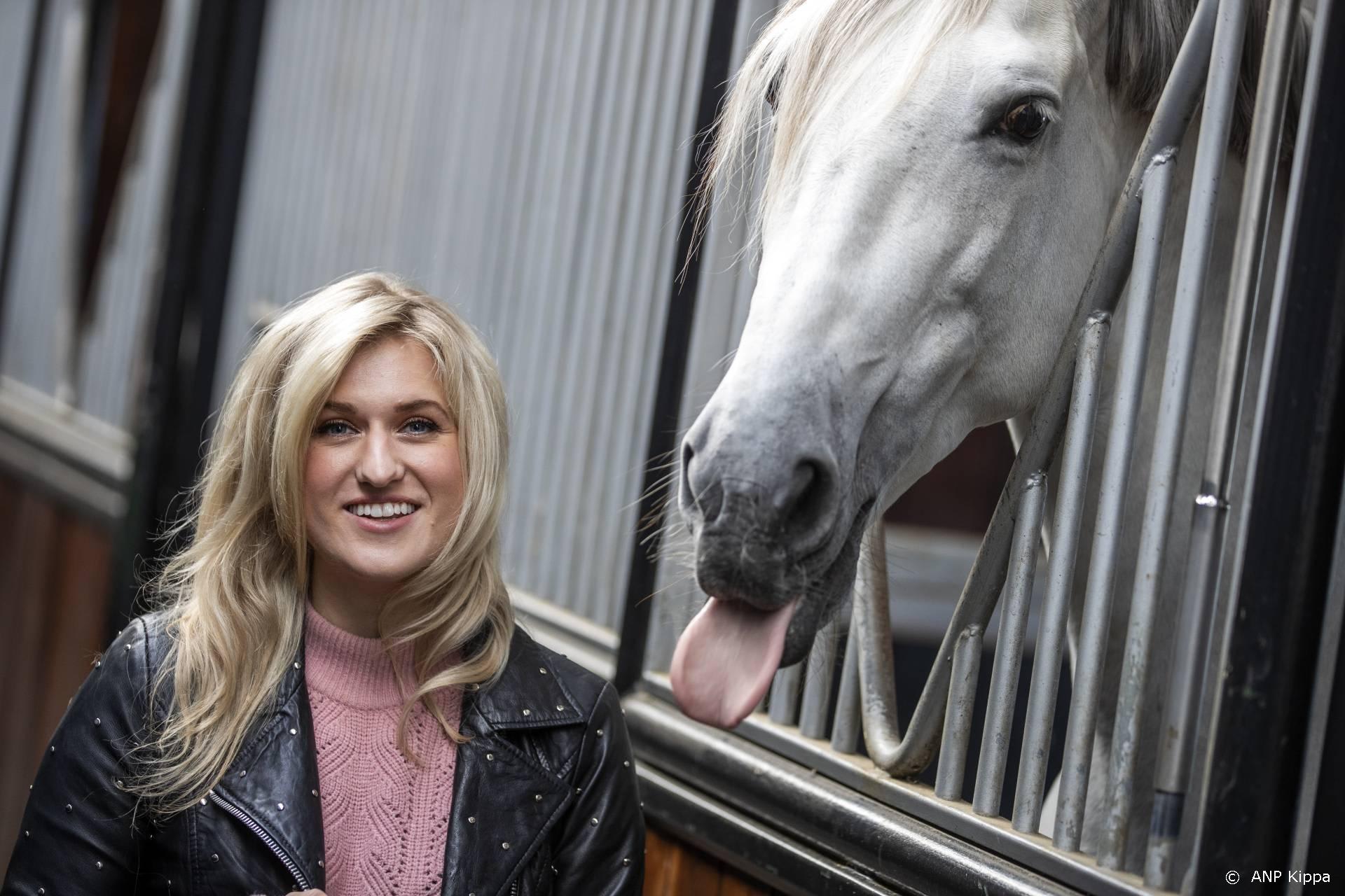 Britt Dekker behaalt Gouden Film met Silverstar