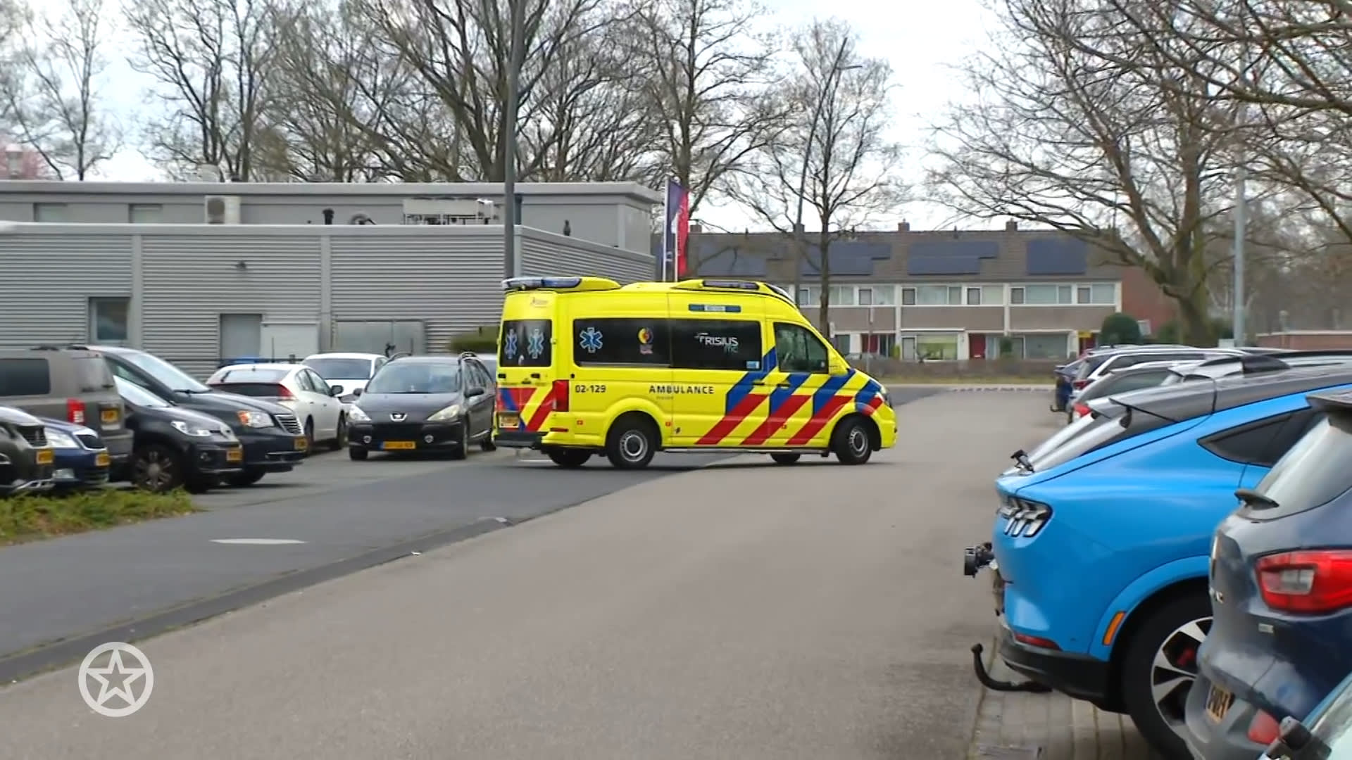 Ambulance met prinses Margriet vertrekt naar ziekenhuis
