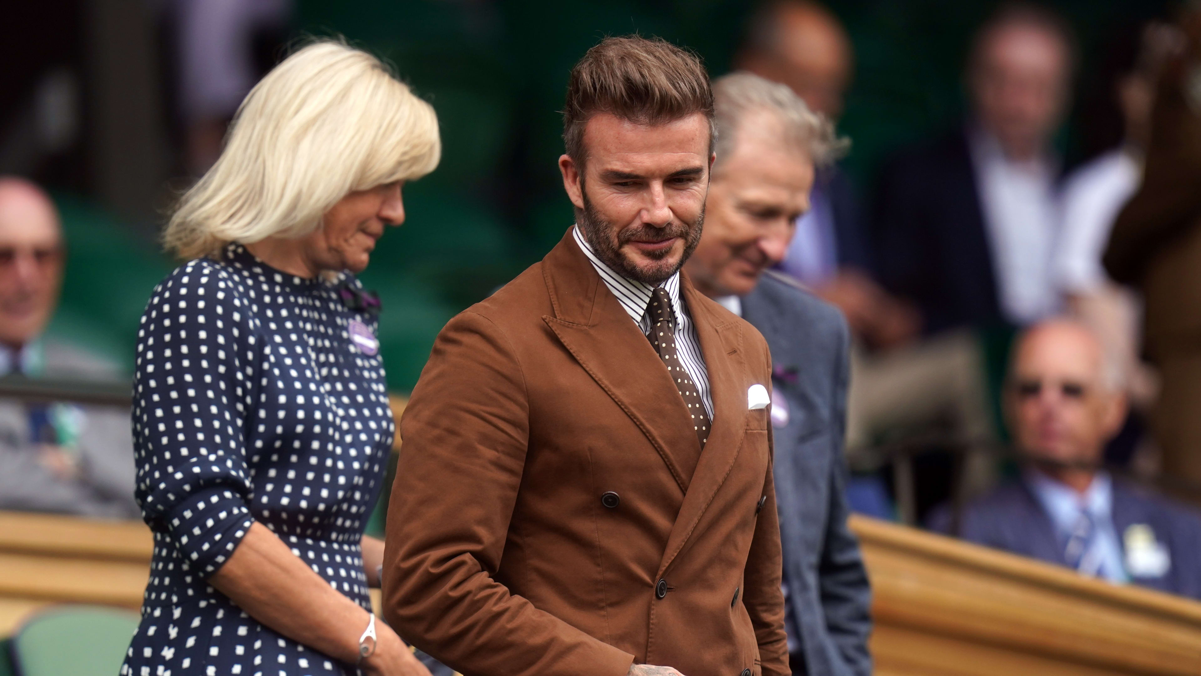 David Beckham al meer dan 12 uur in rij voor de Queen