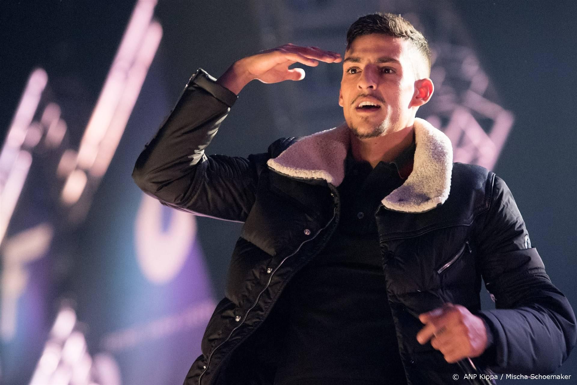 Boef gooit het over een compleet andere boeg | Shownieuws