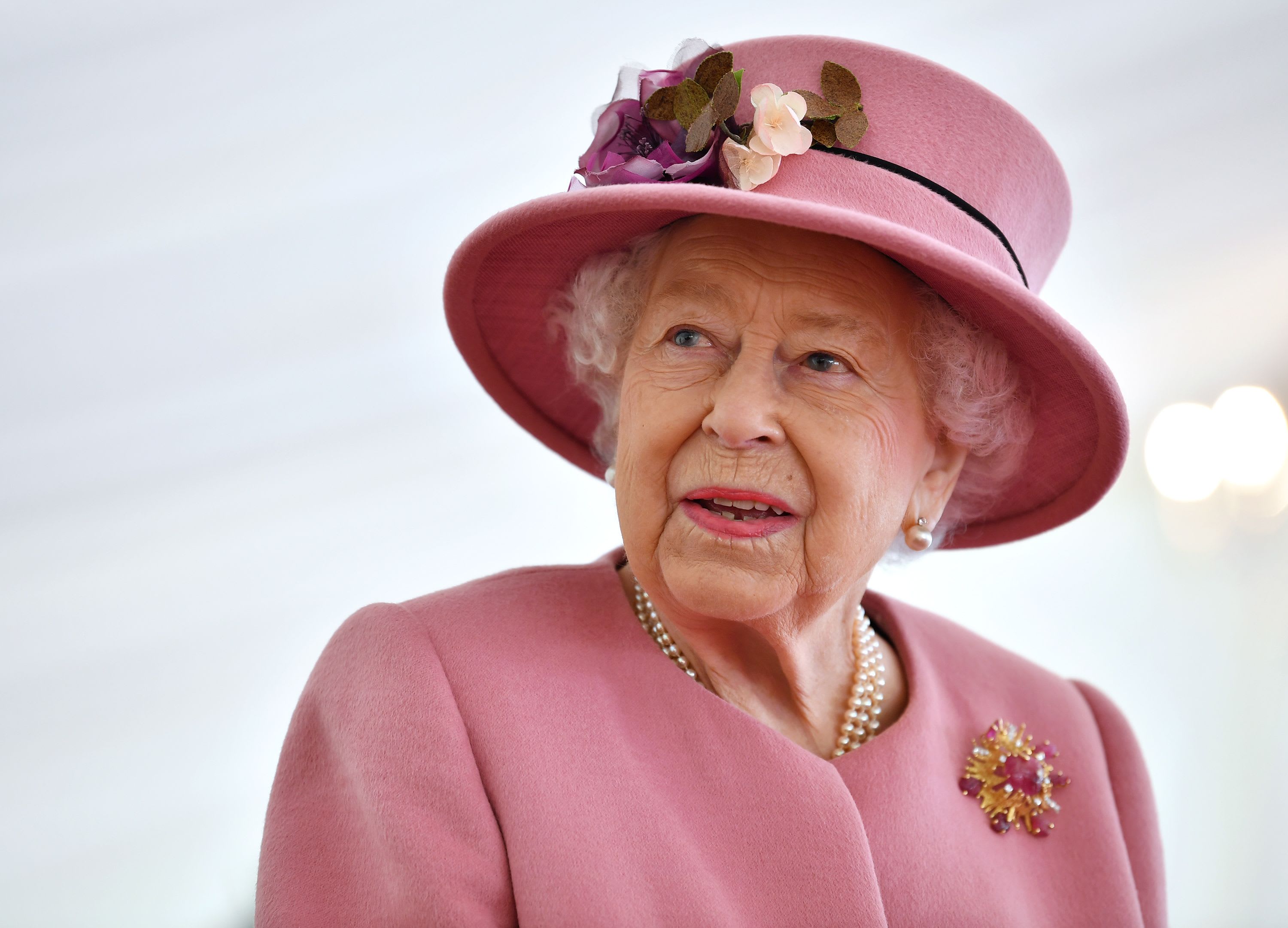 Koningin Elizabeth verklapt niet of ze gevaccineerd is