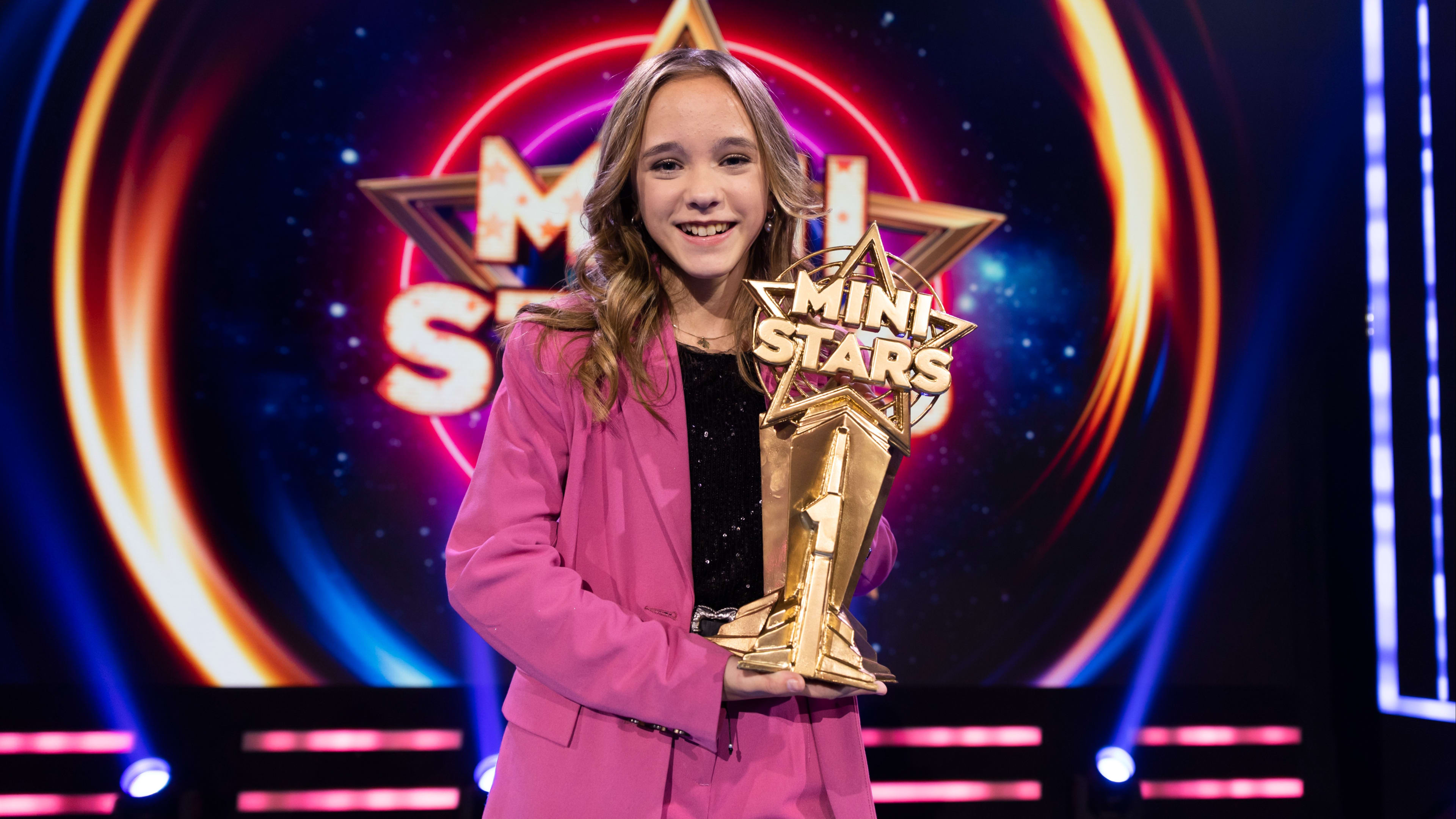 De 14-jarige Emma Kok wint na Voice Kids nu ook Ministars